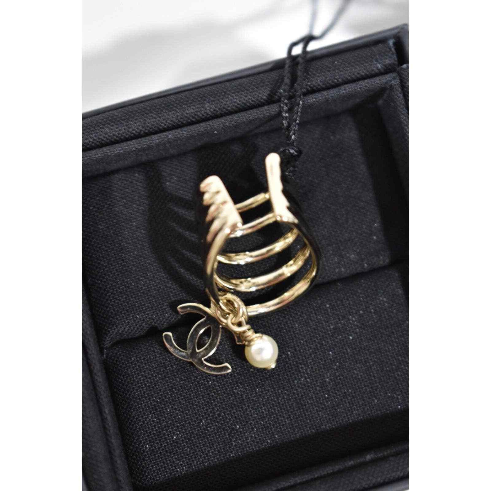 Chanel Chanel Gold Pearl White Drop Statement Cuff Earring Jewel Size ONE SIZE - 12 Thumbnail