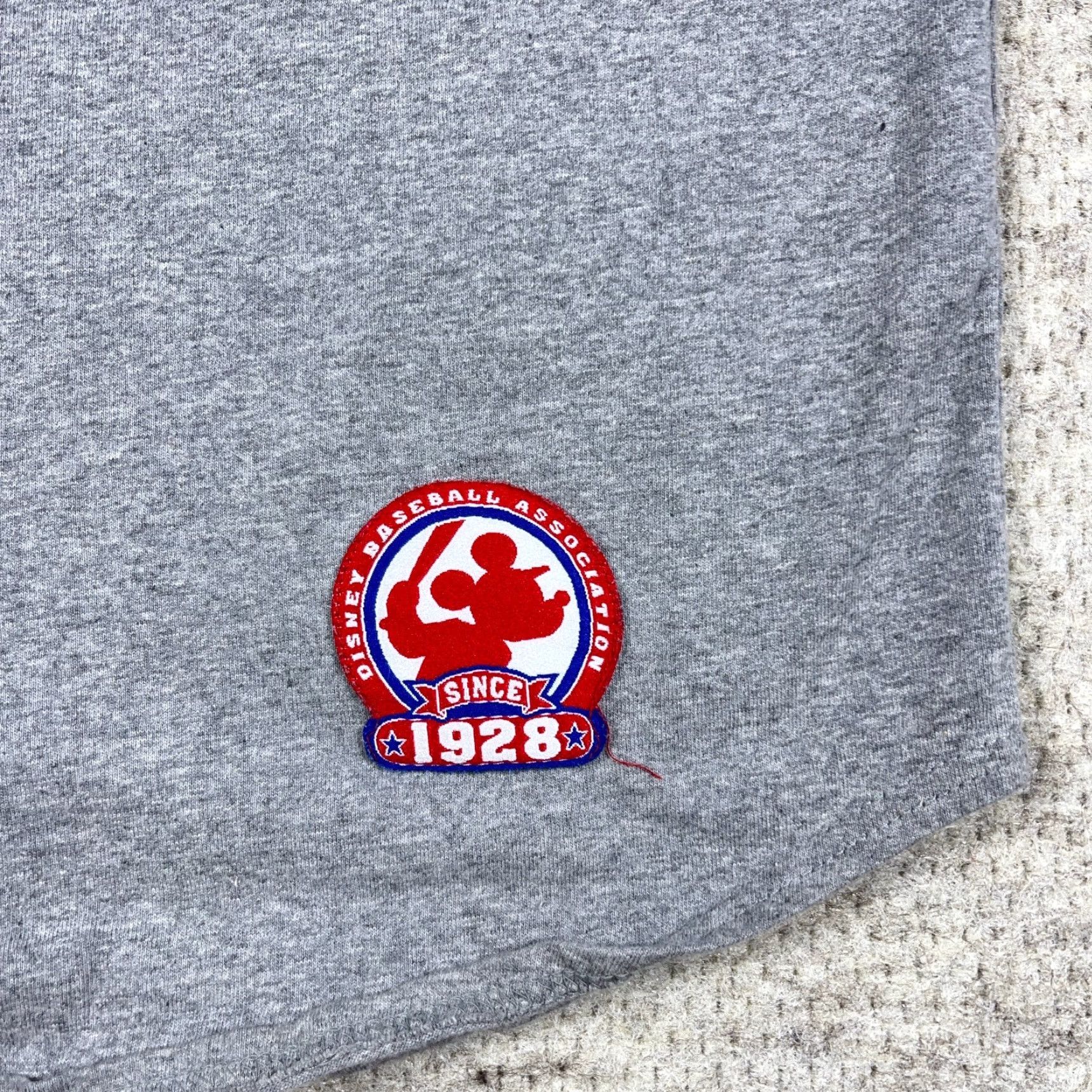 Disney VINTAGE Disney Men Large Gray Donald Baseball Jersey Embroidered 90s Y2K Shirt Disney Donald Duck Graphic Print Hip Hop Retro Classic T-Shirt Mens Size US L / EU 52-54 / 3 - 4 Thumbnail