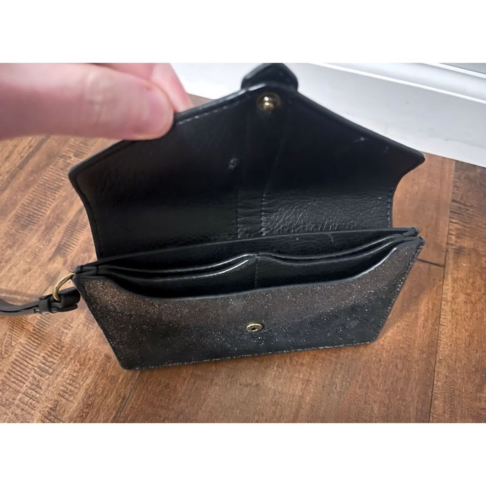Fossil Fossil Clutch Women's Leather Wristlet Purse Bag Glitter Black 7"x4" Shimmer 7x4 Accessories Wristlet, Zipper? (Note: Refrain from adding new info) Size ONE SIZE - 5 Thumbnail