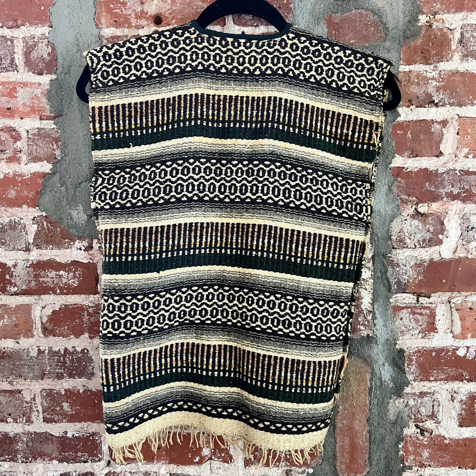 Vintage VTG Hand Woven Women's Boho Fringed Wool Vest S 16x23 Size S / US 4 / IT 40 - 3 Thumbnail