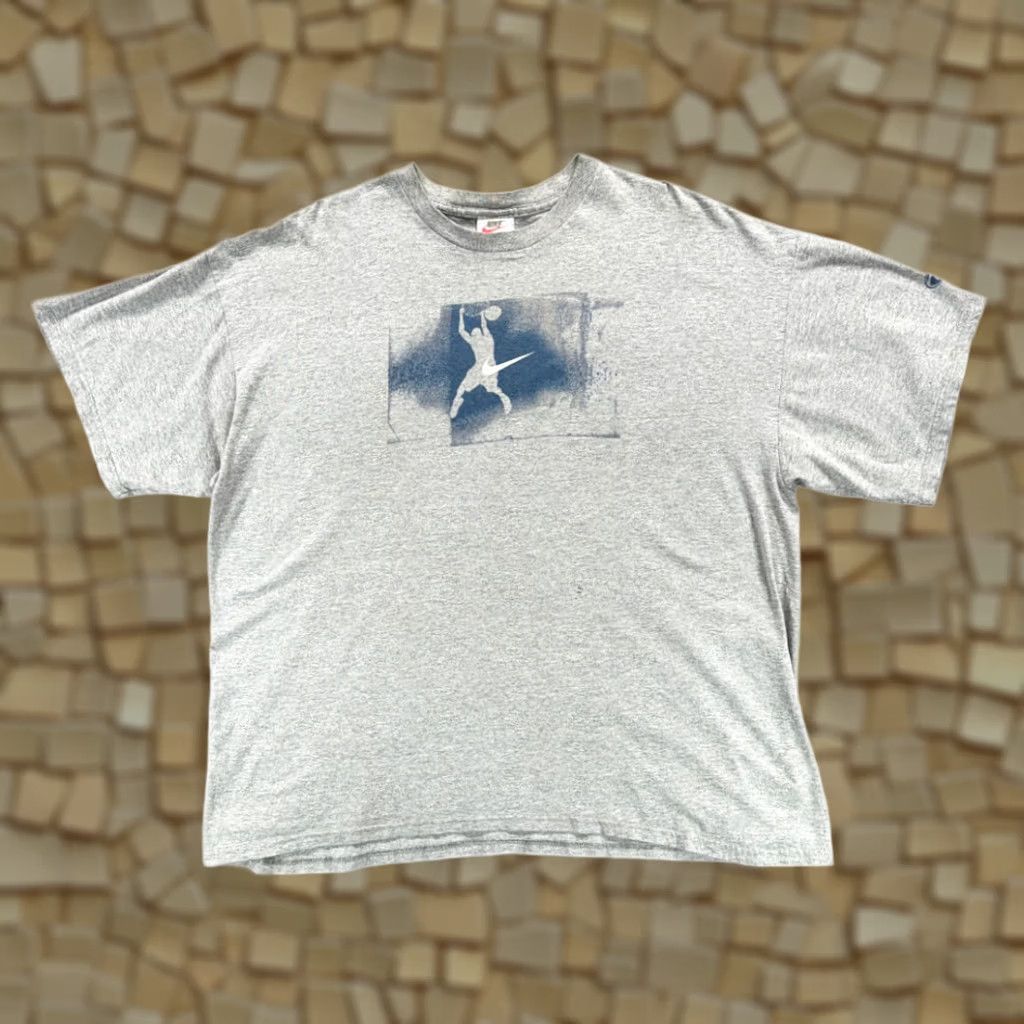 Nike VINTAGE Nike Shirt Adult 2XL Gray Basketball Dunk Streetwear Swoosh 90s Size US XXL / EU 58 / 5 - 1 Thumbnail
