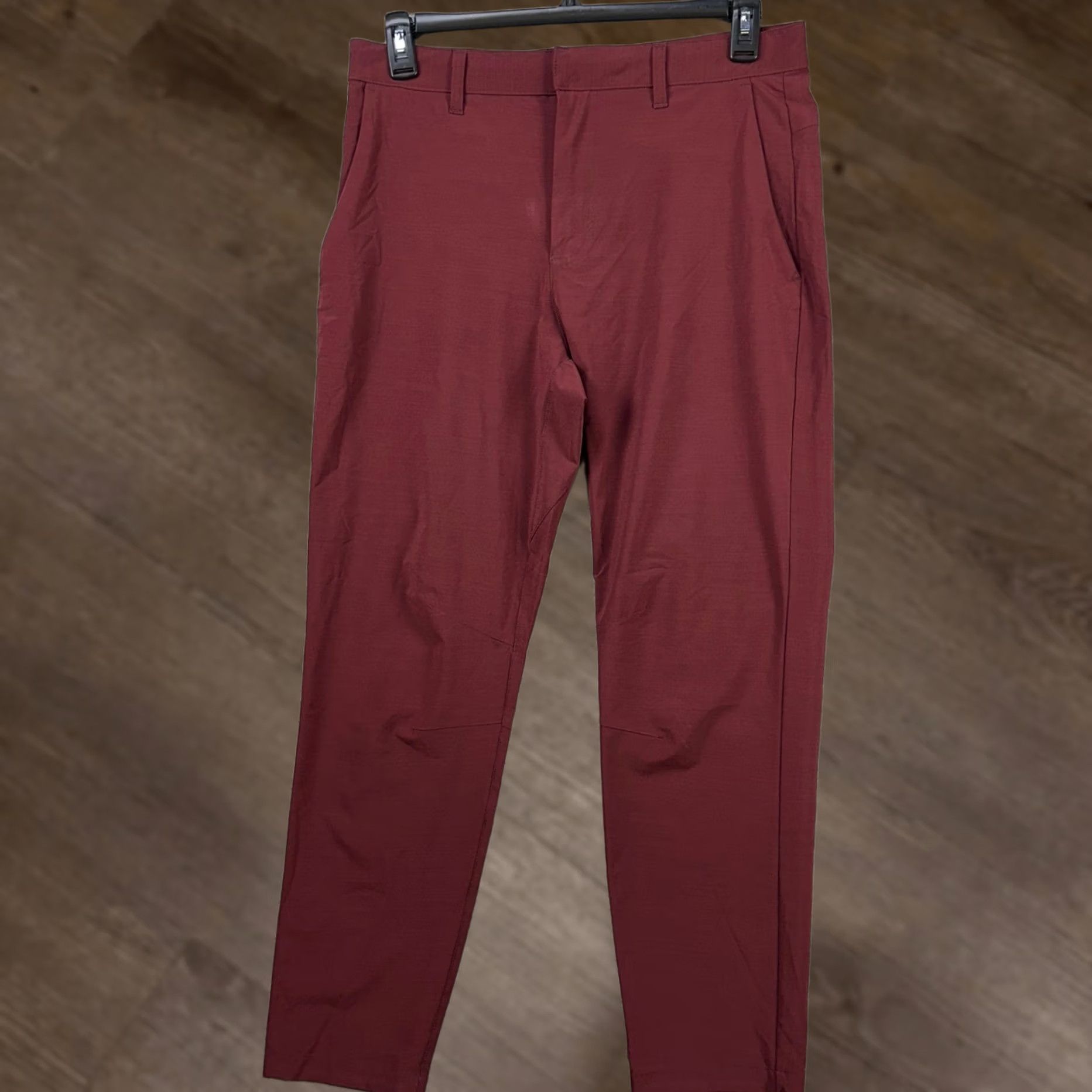 Fabletics Fabletics Golf Pants Mens Medium Maroon Flat Front Pockets Straight Outdoor Logo Size US 31 - 1 Thumbnail