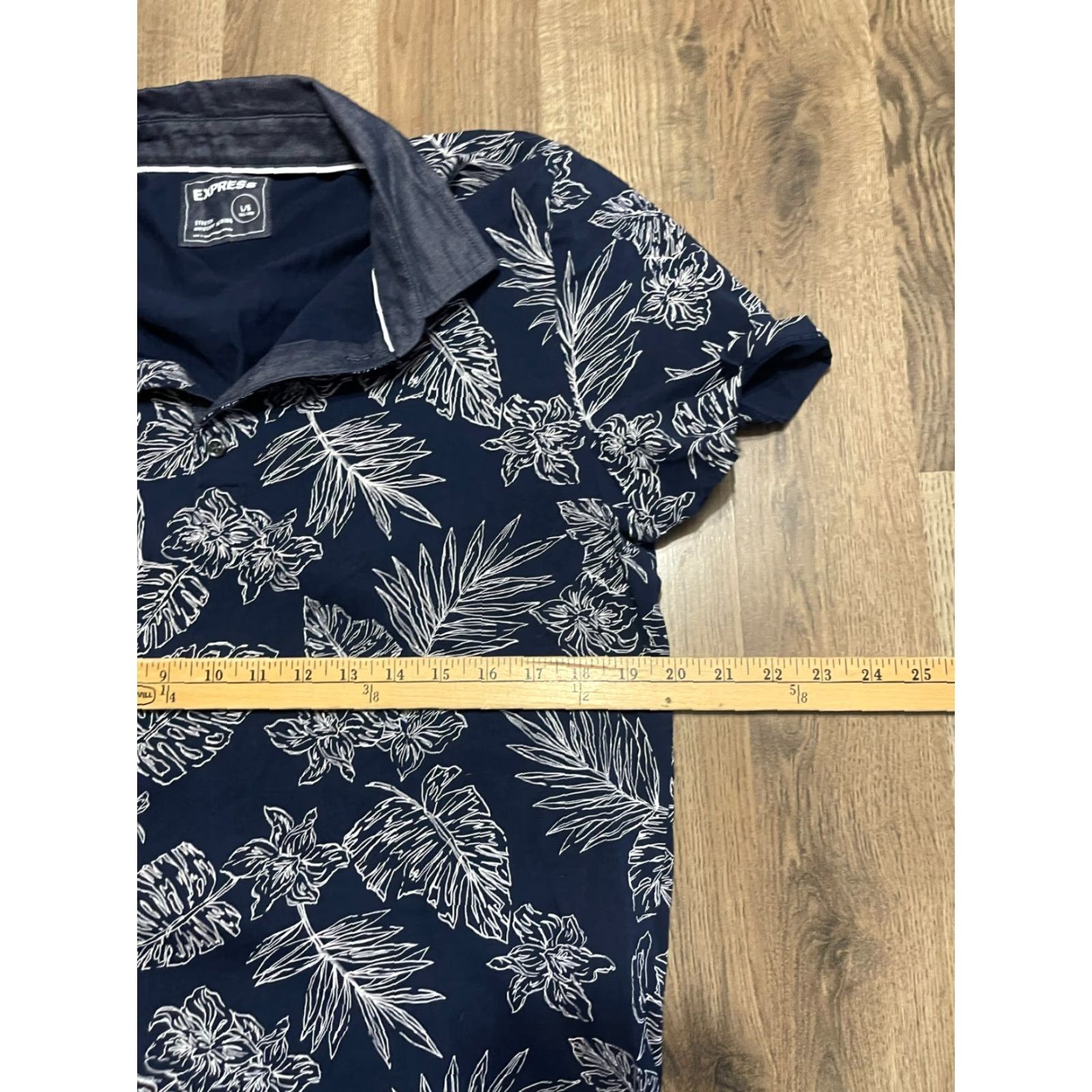 Express Express Shirt Polo, Men's Large, Express, Polo Short Sleeve, Floral, Blue White, Casual, Regular, White, 3-Season, Men, Shirt Size US L / EU 52-54 / 3 - 6 Thumbnail