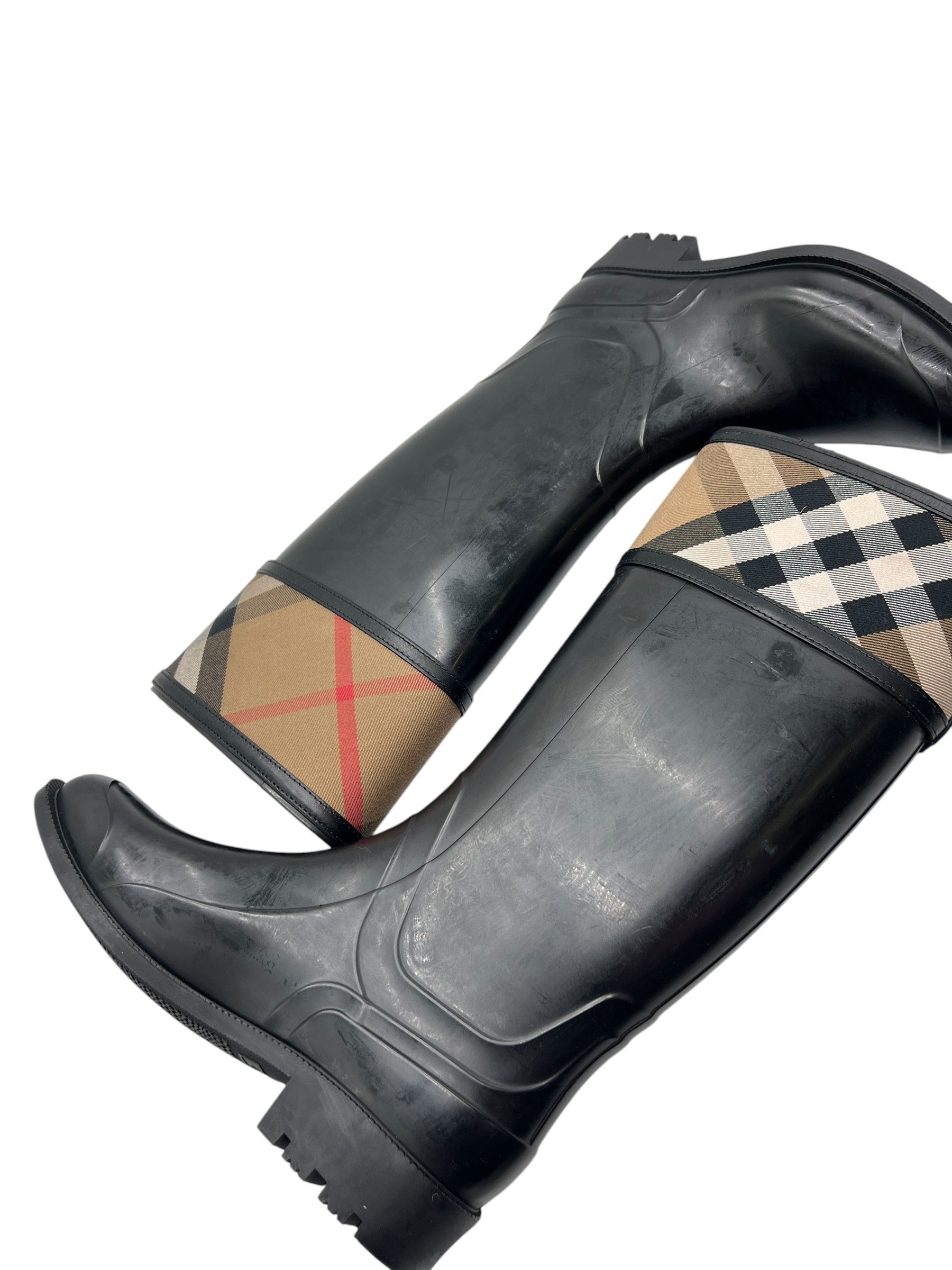 Burberry Burberry Black Rubber Rain Boots Size EU:38 US:8 Size US 8 / IT 38 - 11 Thumbnail