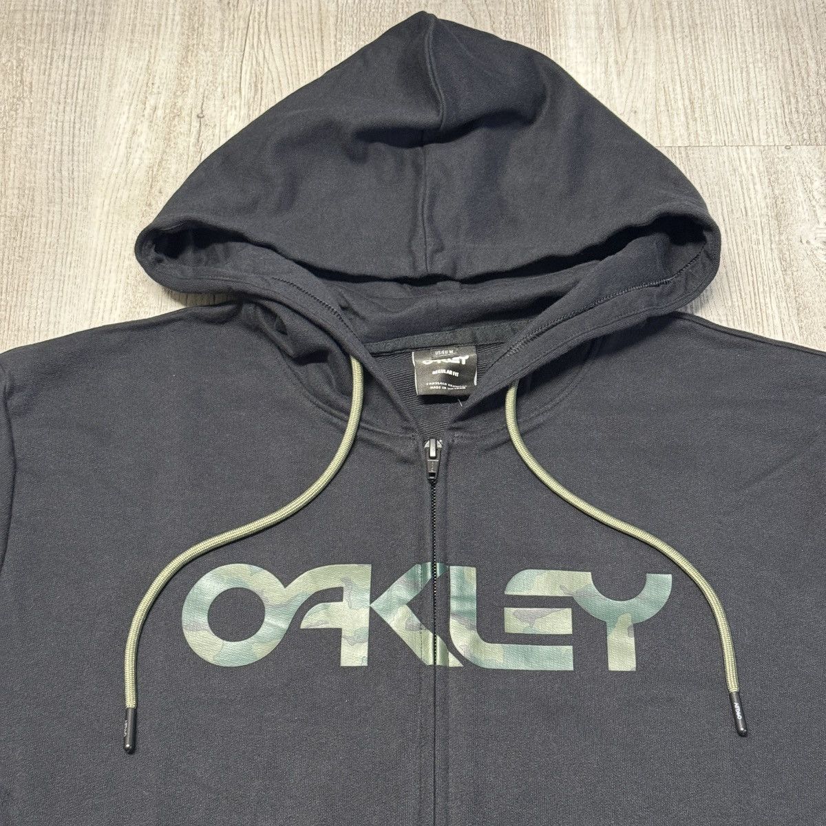 Oakley Oakley Mens Teddy Full Zip Hoodie Sweatshirt Camo sz Medium Size US M / EU 48-50 / 2 - 2 Thumbnail