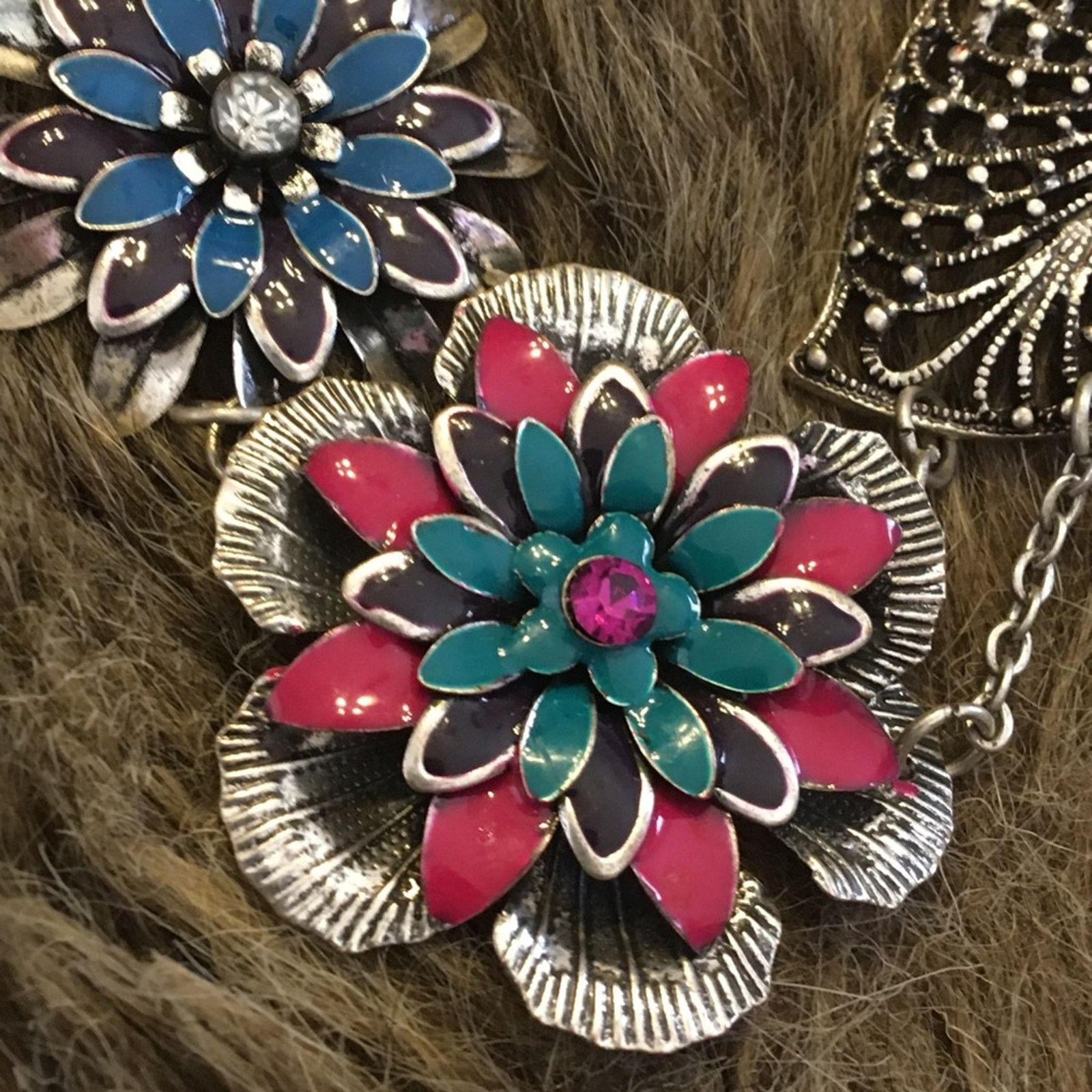 Jewelry Enamel floral rhinestone accent necklace Size ONE SIZE - 8 Thumbnail