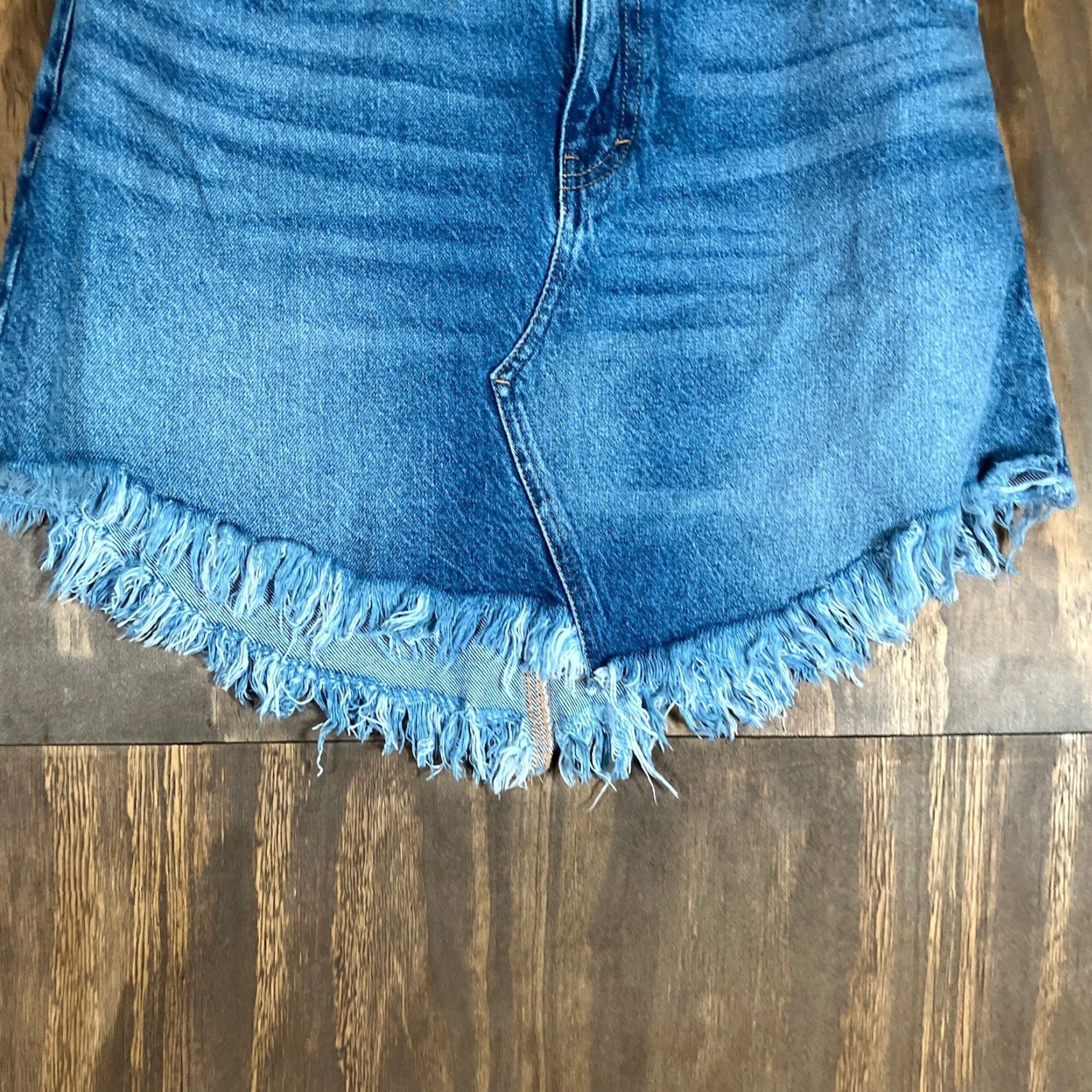 Vintage We The Free Skirt Womens Denim Fringe Frayed Cut Off Mini 100% Cotton Blue 8 Short Denim Skirt Fringe Pockets Womens Size 30" / US 8 / IT 44 - 3 Thumbnail