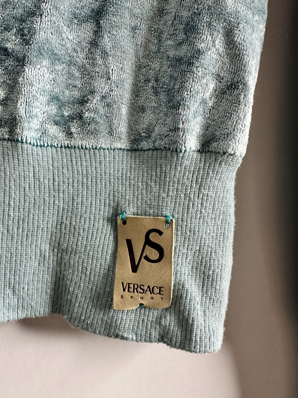 Versace Versace velour sweatshirt vintage Size XS / US 0-2 / IT 36-38 - 3 Thumbnail
