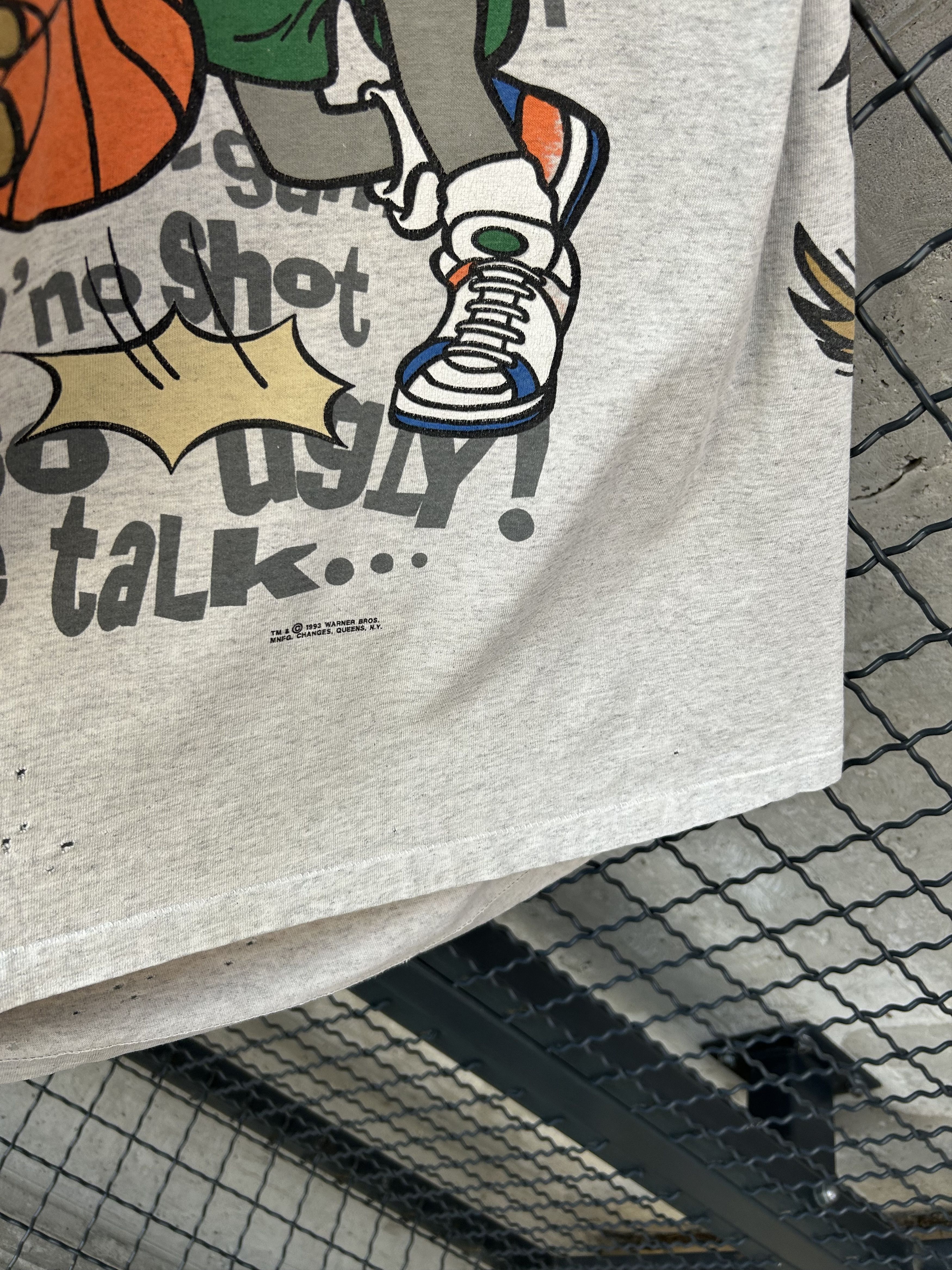 Cartoon Network Vintage 1993 Looney Tunes Taz Bugs Bunny Cartoon T-shirt Size US XL / EU 56 / 4 - 7 Thumbnail