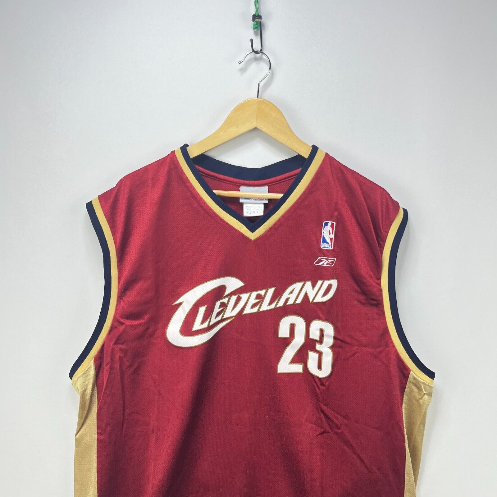 Reebok × Vintage Vintage Y2K Cleveland Cavaliers LeBron James NBA Basketball Size US XL / EU 56 / 4 - 2 Thumbnail