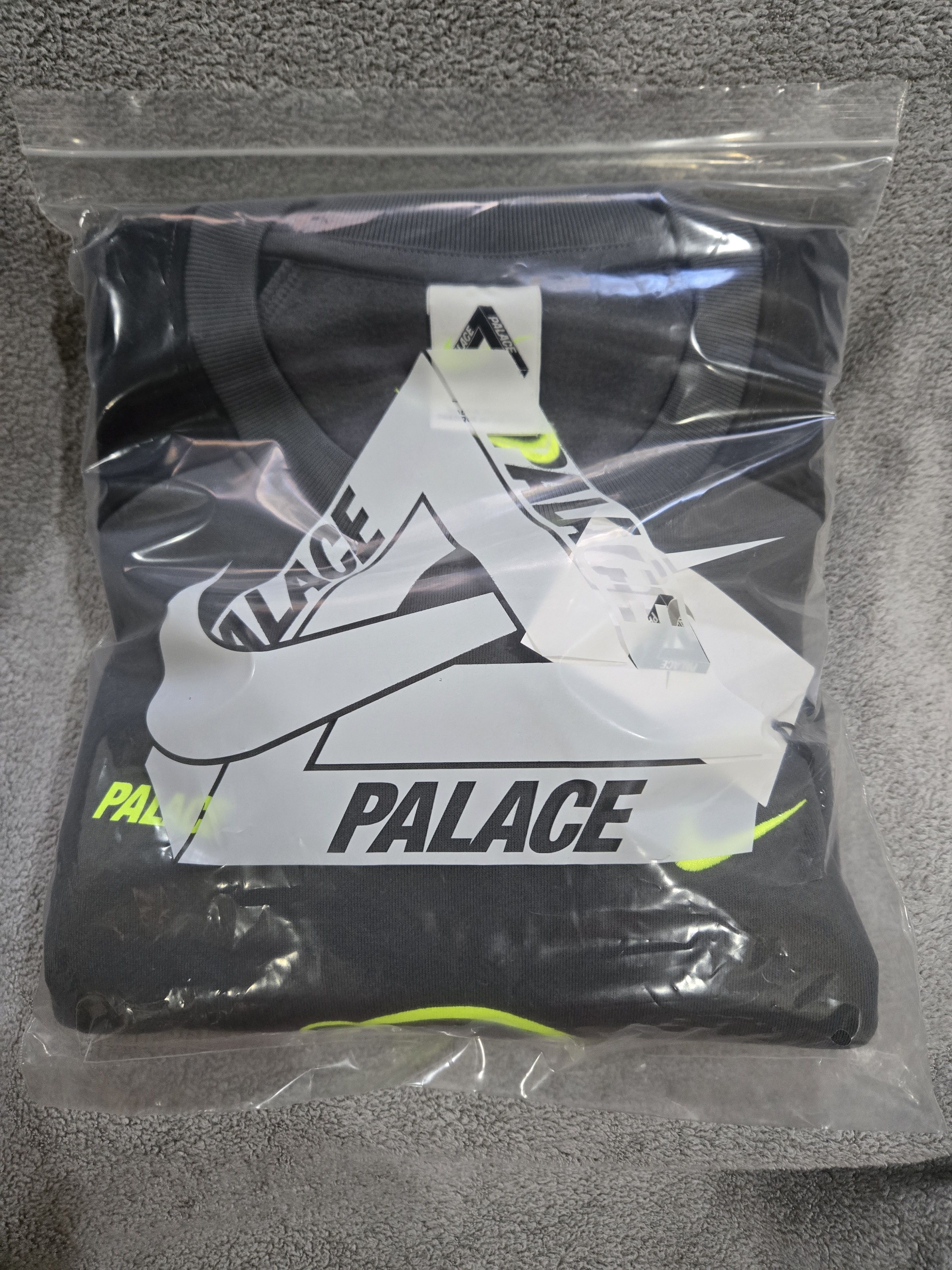 Palace Palace Nike Total P90 Crew Size US XL / EU 56 / 4 - 5 Thumbnail