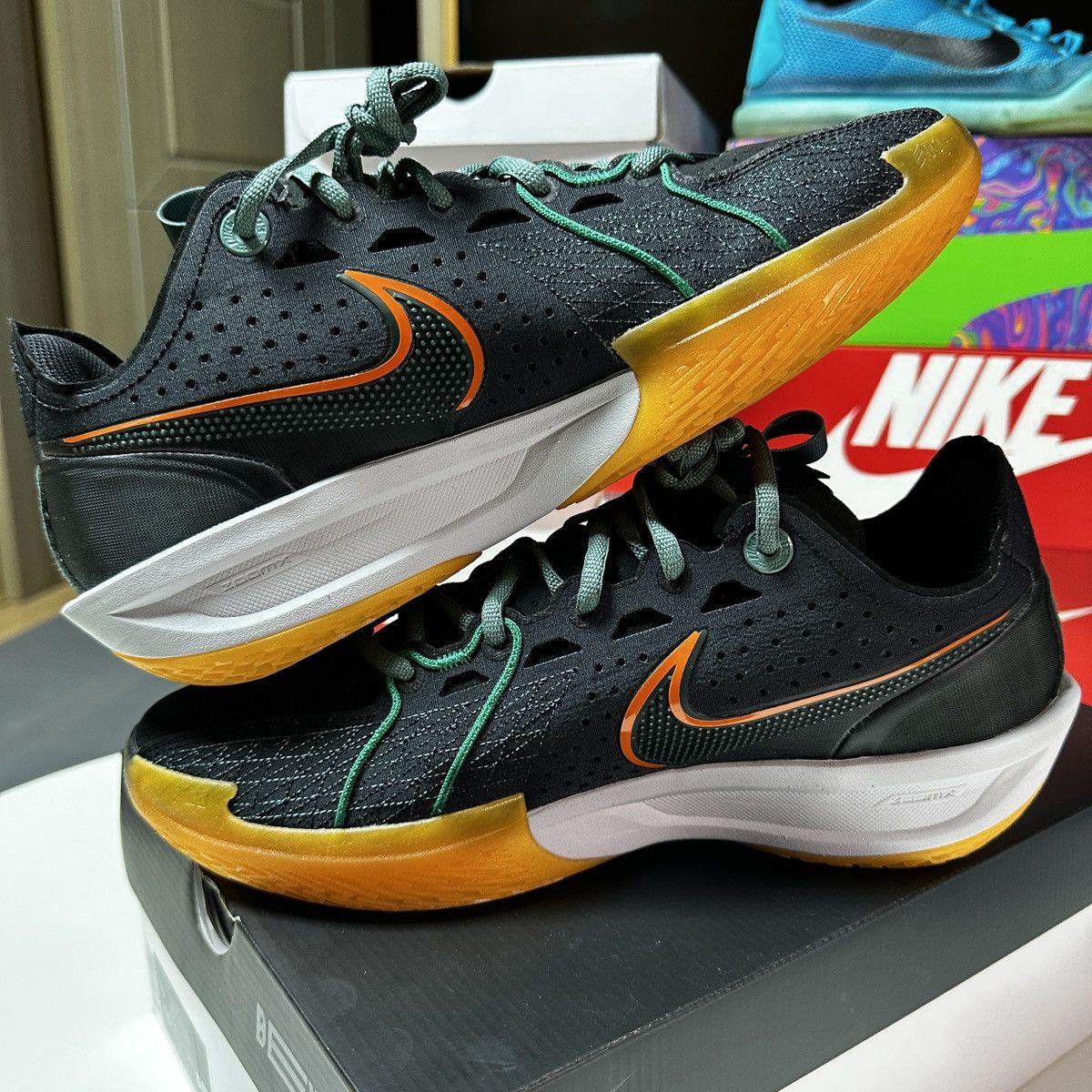 Nike NEW Size 10 US G.T. Cut 3 EP Black/Malachite-Vintage Green Size US 10 / EU 43 - 3 Thumbnail