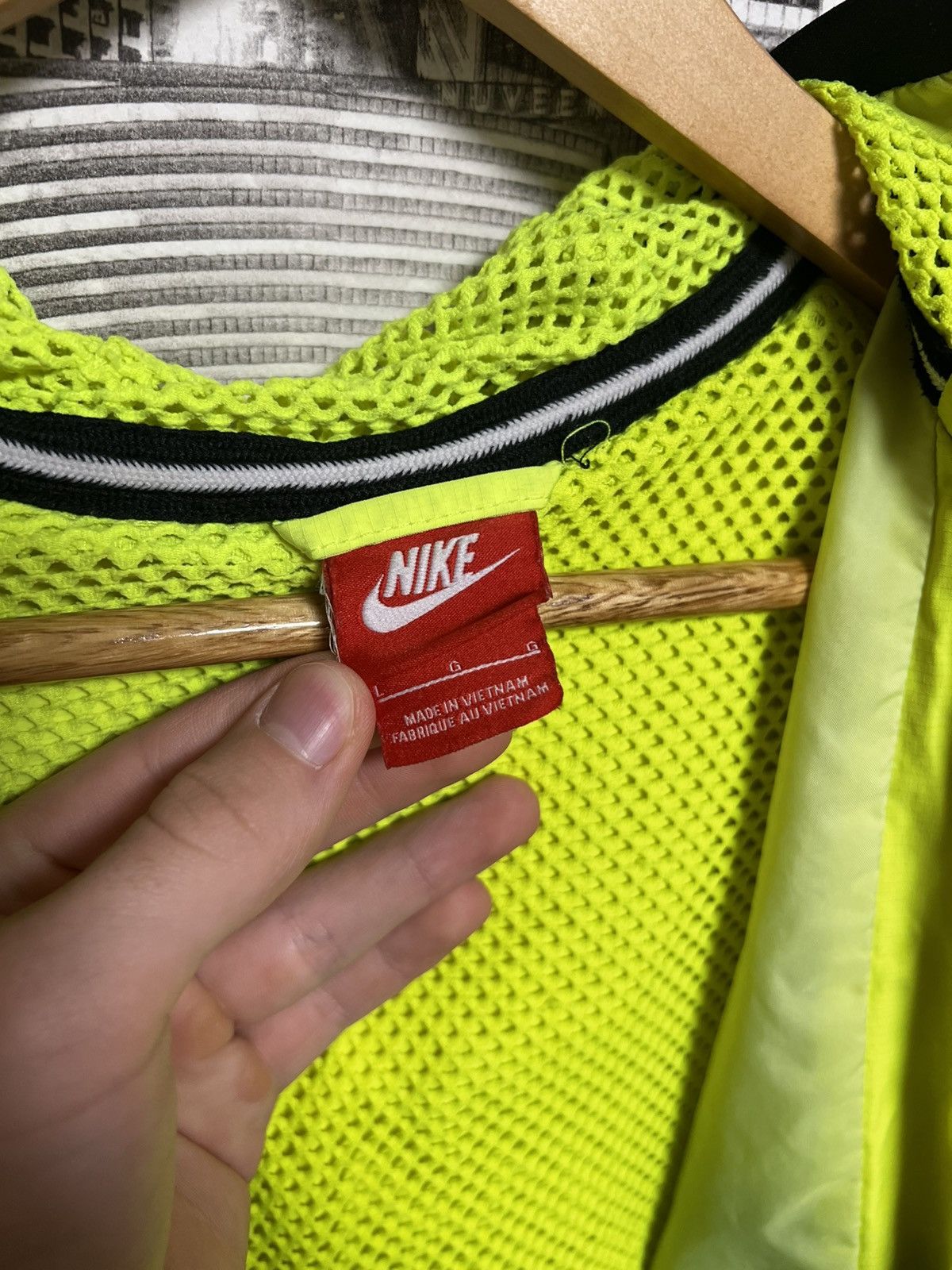 Nike Nike Nylon Running Windbreaker Shell Jacket Size L Size US L / EU 52-54 / 3 - 13 Thumbnail