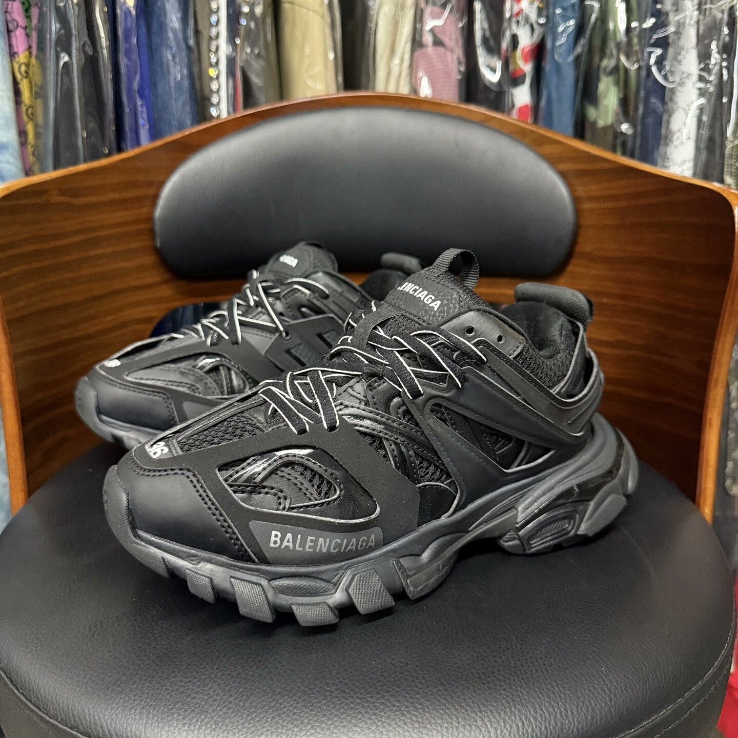 Balenciaga Balenciaga Black Lowtop Sneakers 36 Women Size US 6 / IT 36 - 1 Thumbnail
