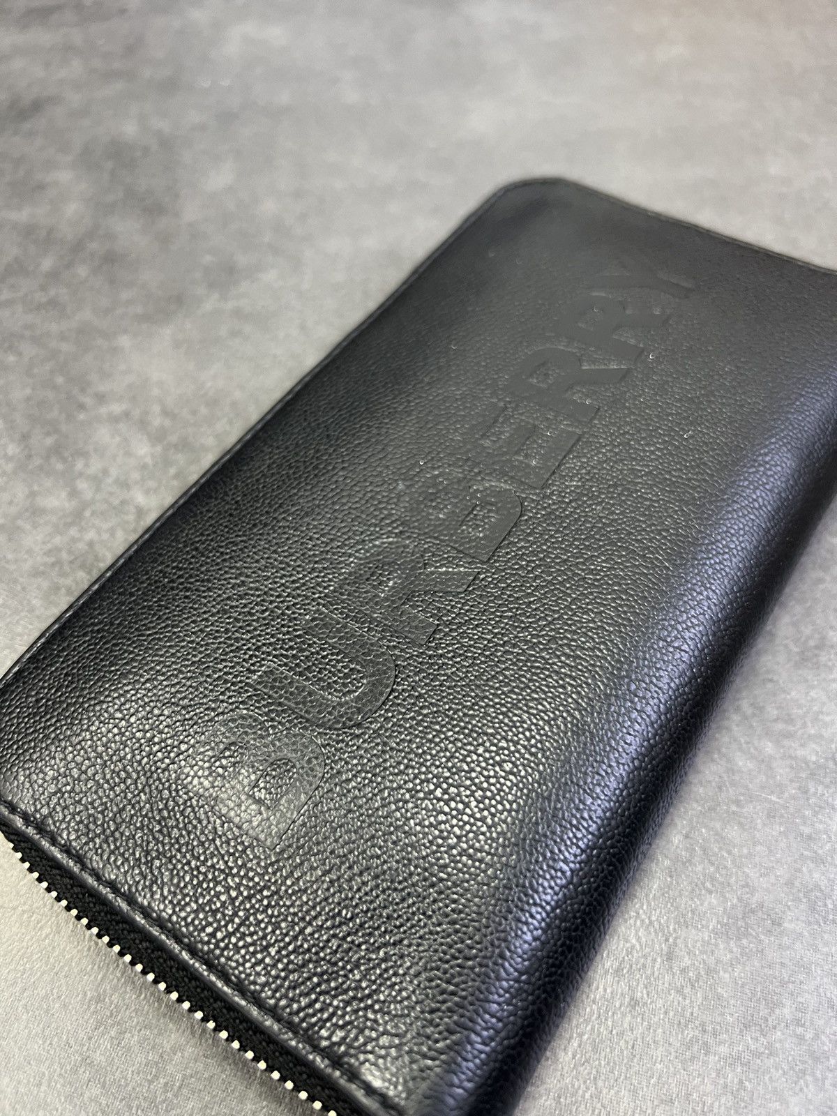 Burberry × Designer Burberry Logo Embossed Leather Bifold Wallet Size ONE SIZE - 2 Thumbnail
