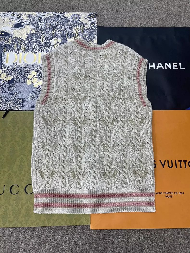 Chanel chanel 22B Autumn‮New Winter‬ Velvet V-neck No. 5 Knitted Size XXS / US 00 / IT 34 - 4 Thumbnail
