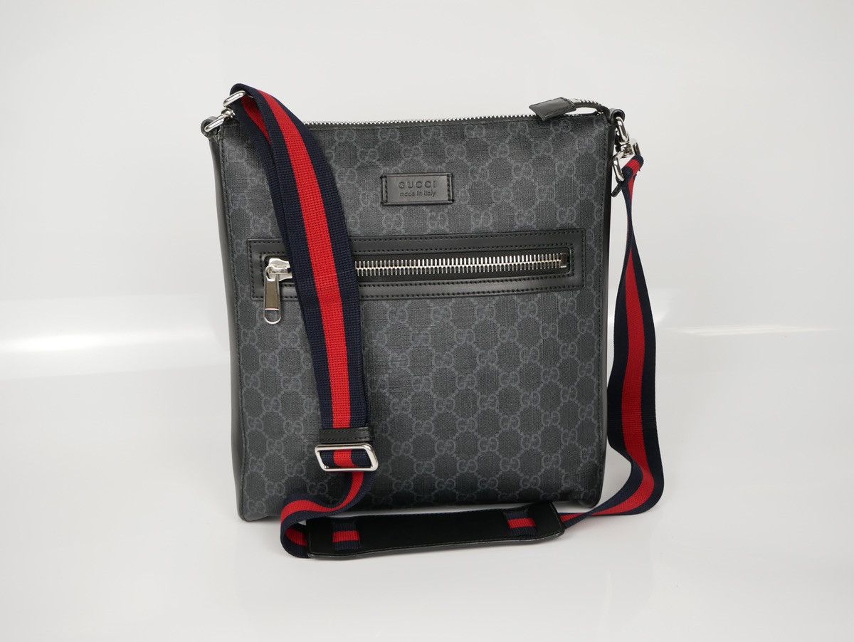 image of Gucci Supreme Messenger Shoulder Bag Monogram GG in Black, Men's
