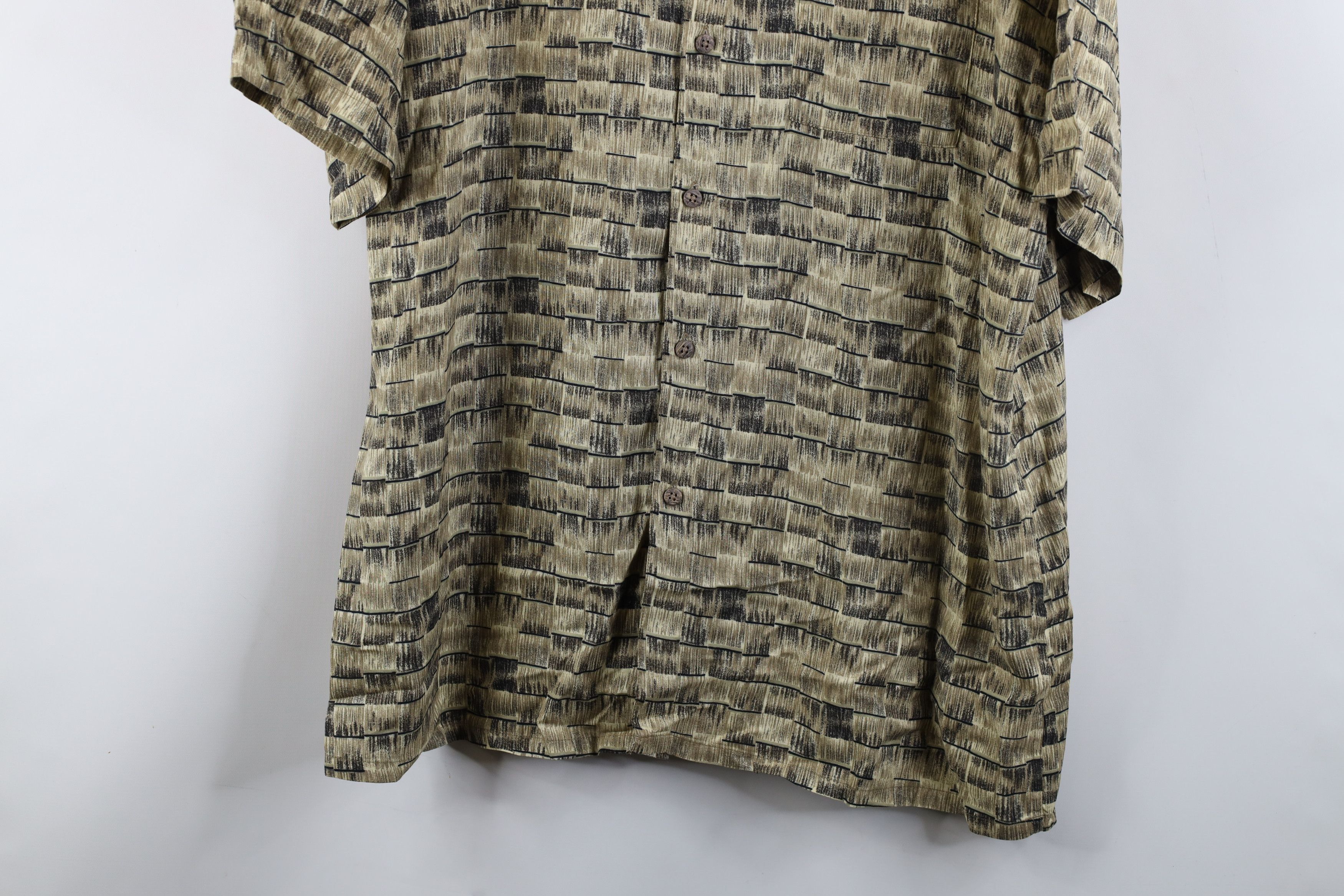 Vintage Vintage 90s Streetwear Short Sleeve Collared Button Shirt Size US L / EU 52-54 / 3 - 3 Thumbnail