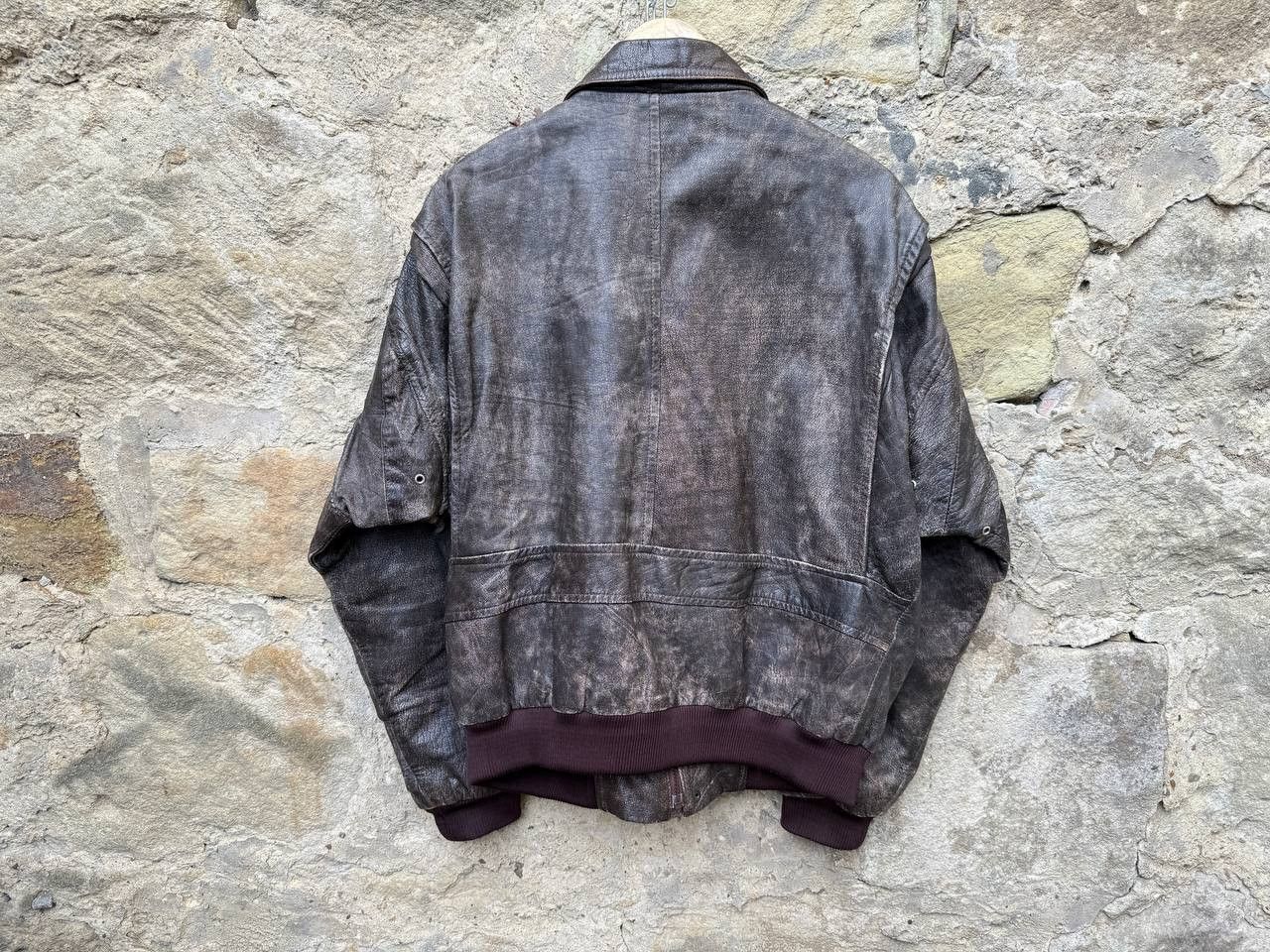 Vintage Vintage 90s Oversized Distressed Leather Bomber Jacket Size US XL / EU 56 / 4 - 8 Thumbnail