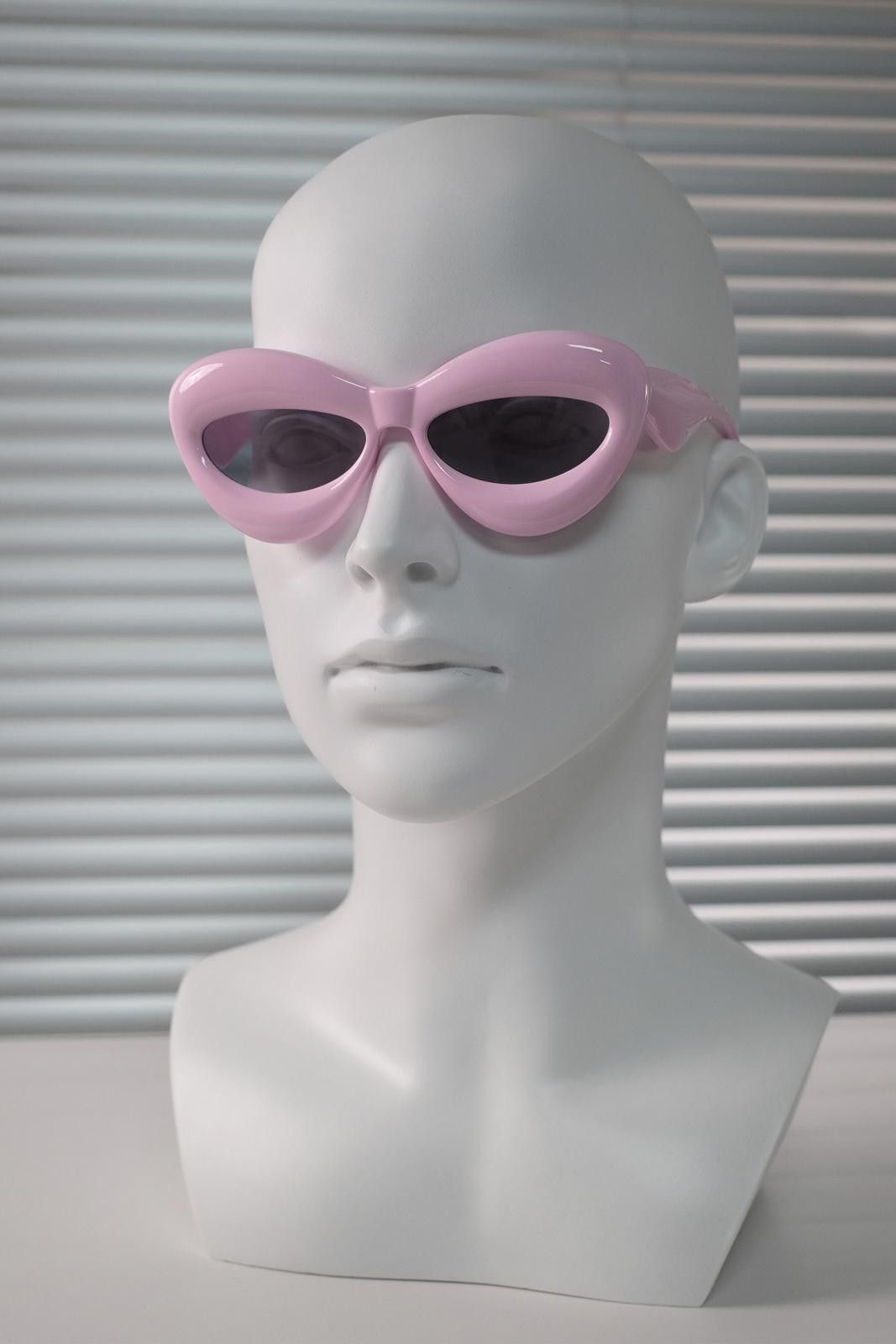Other Y2k Vtg Futuristic Cat Eye Pink Bold Sunglasses Unisex OS Size ONE SIZE - 2 Thumbnail