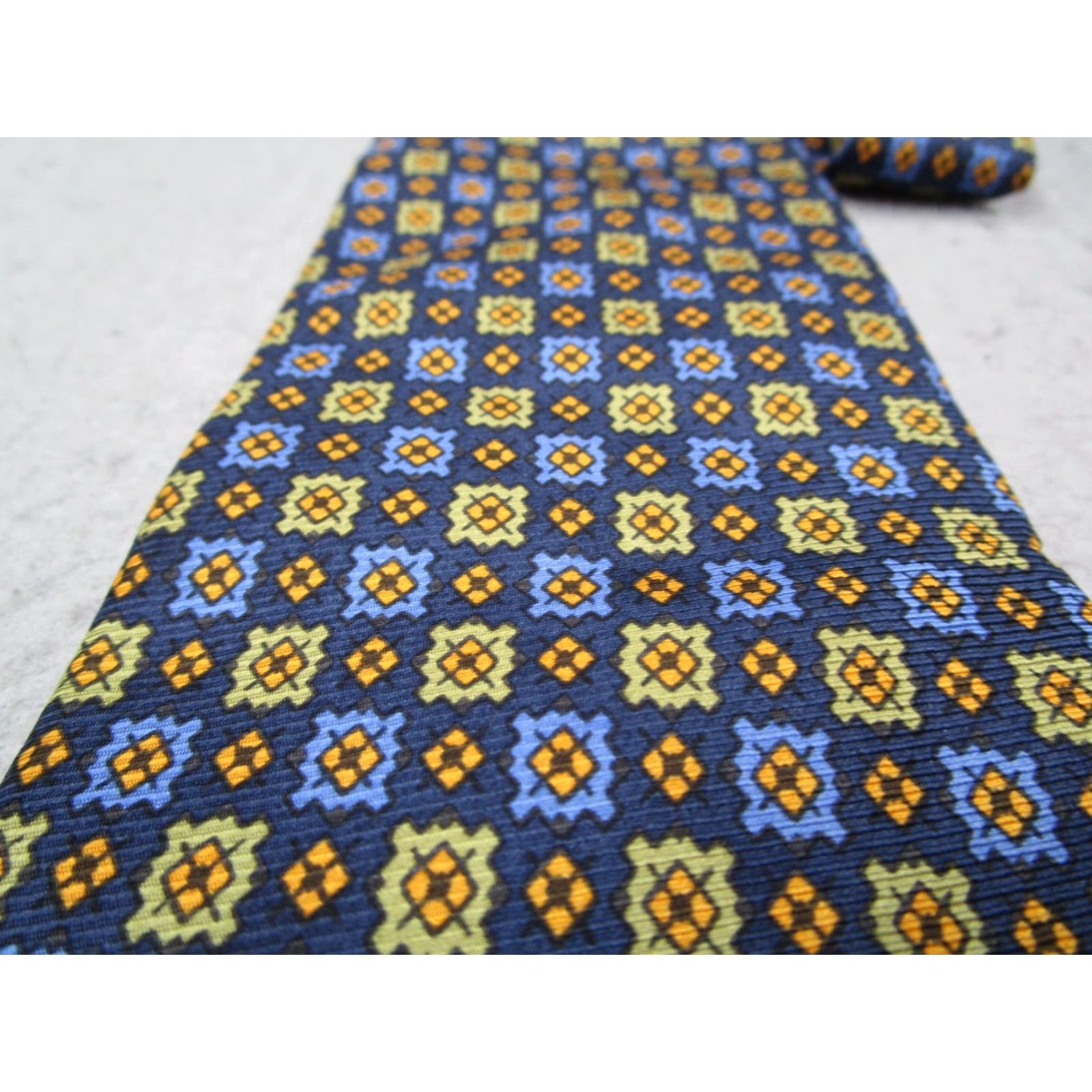 Vintage BARNEYS NEW YORK Neck Tie Mens Blue Silk Abstract Geometric Made in Italy Classic 57"-60" One Size Silk Tie Mens Blue Abstract Design Italy 100% Silk Size ONE SIZE - 3 Thumbnail