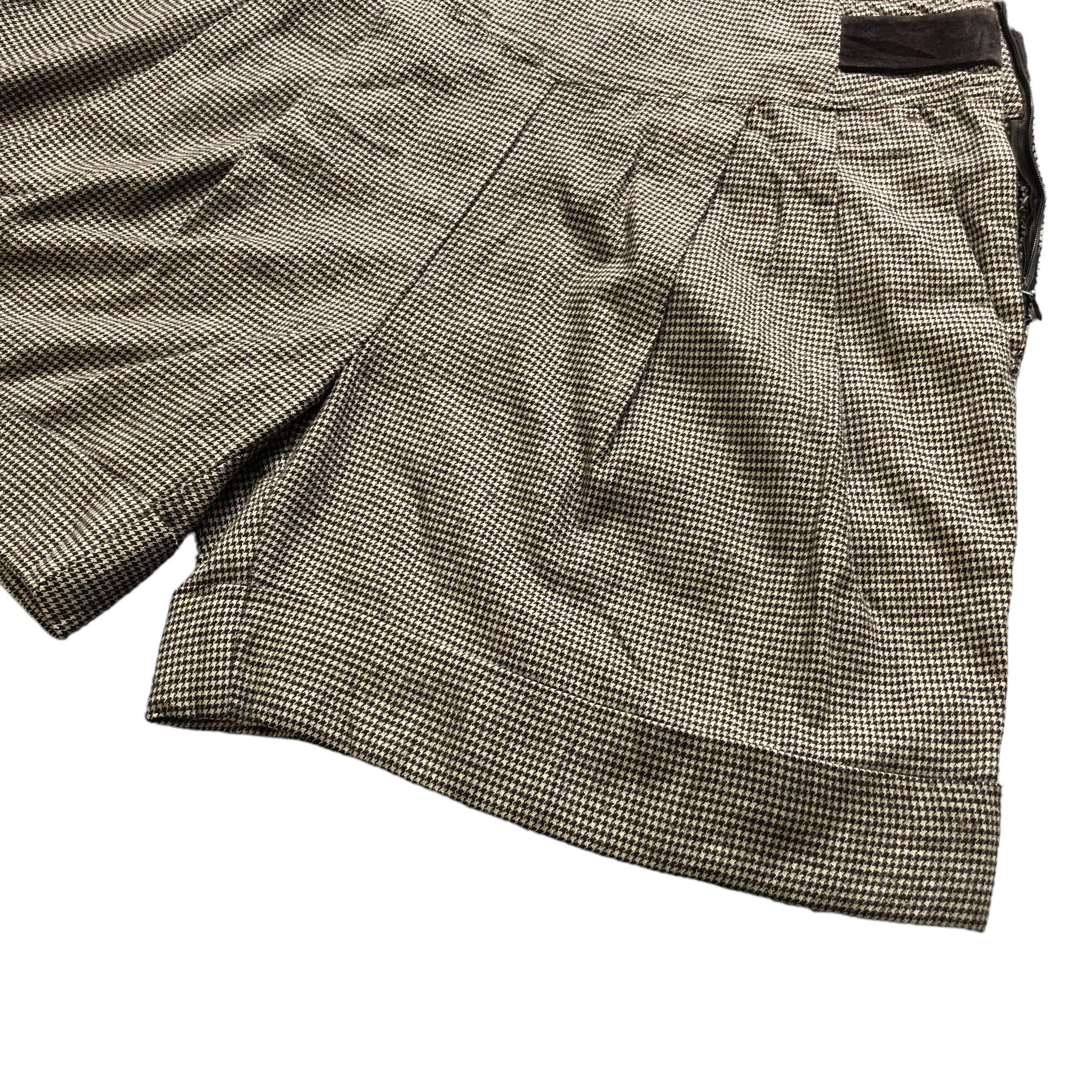 MAX&Co. MAX & CO HOUNDSTOOTH PATTERN SHORT TROUSERS #7279-125 Size 27" / US 4 / IT 40 - 5 Thumbnail