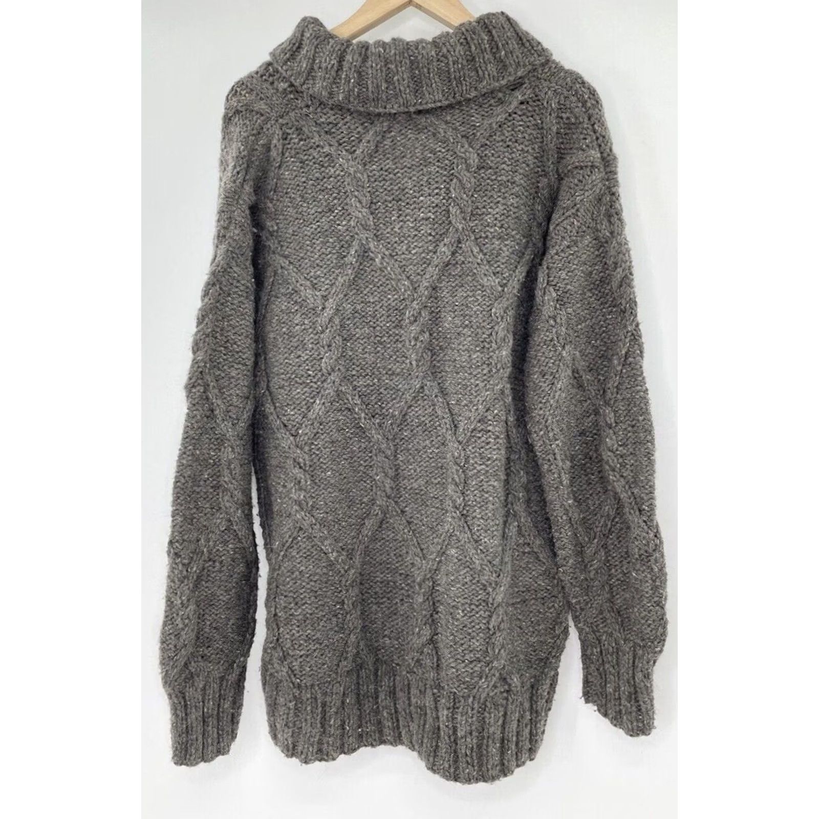Vintage Fair & Square Sweater Womens Knit XL Heavyweight V-Neck Cable-Knit Wool Taupe Brown Flaw, Dry Clean Only - 100% Wool, Solid, Long Sleeve Pullover Size XL / US 12-14 / IT 48-50 - 3 Thumbnail