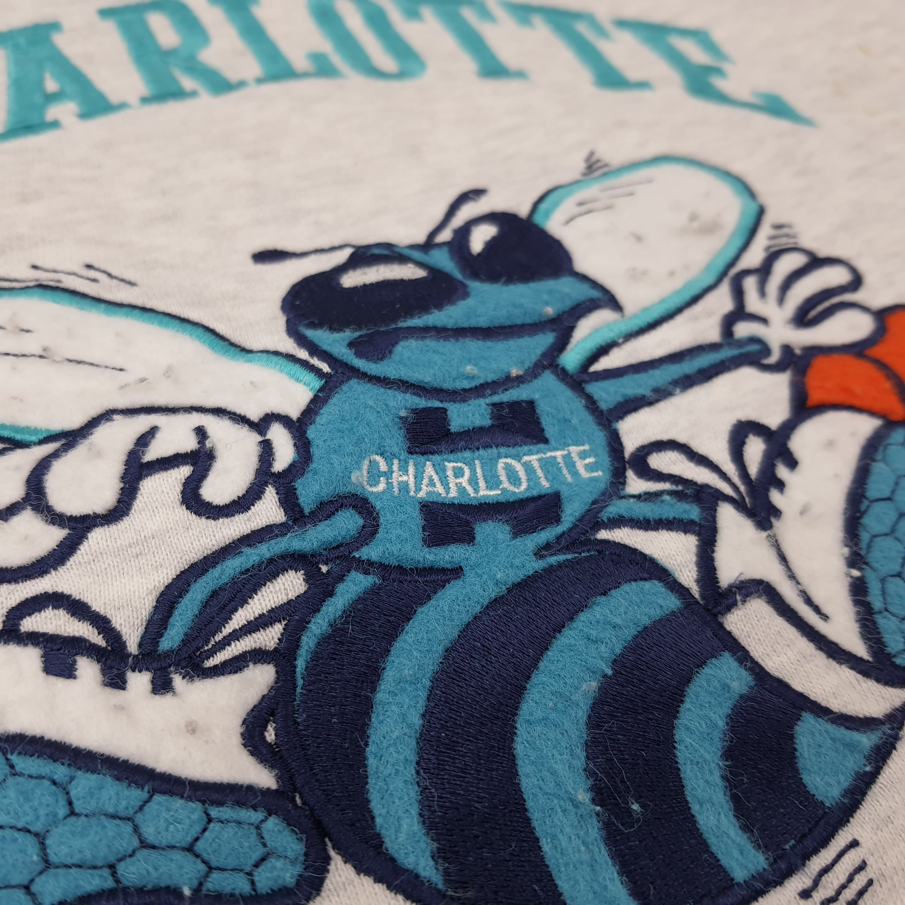 NBA Vintage NBA Charlotte Hornets Team Sports Sweatshirt C246N27 Size US M / EU 48-50 / 2 - 3 Thumbnail