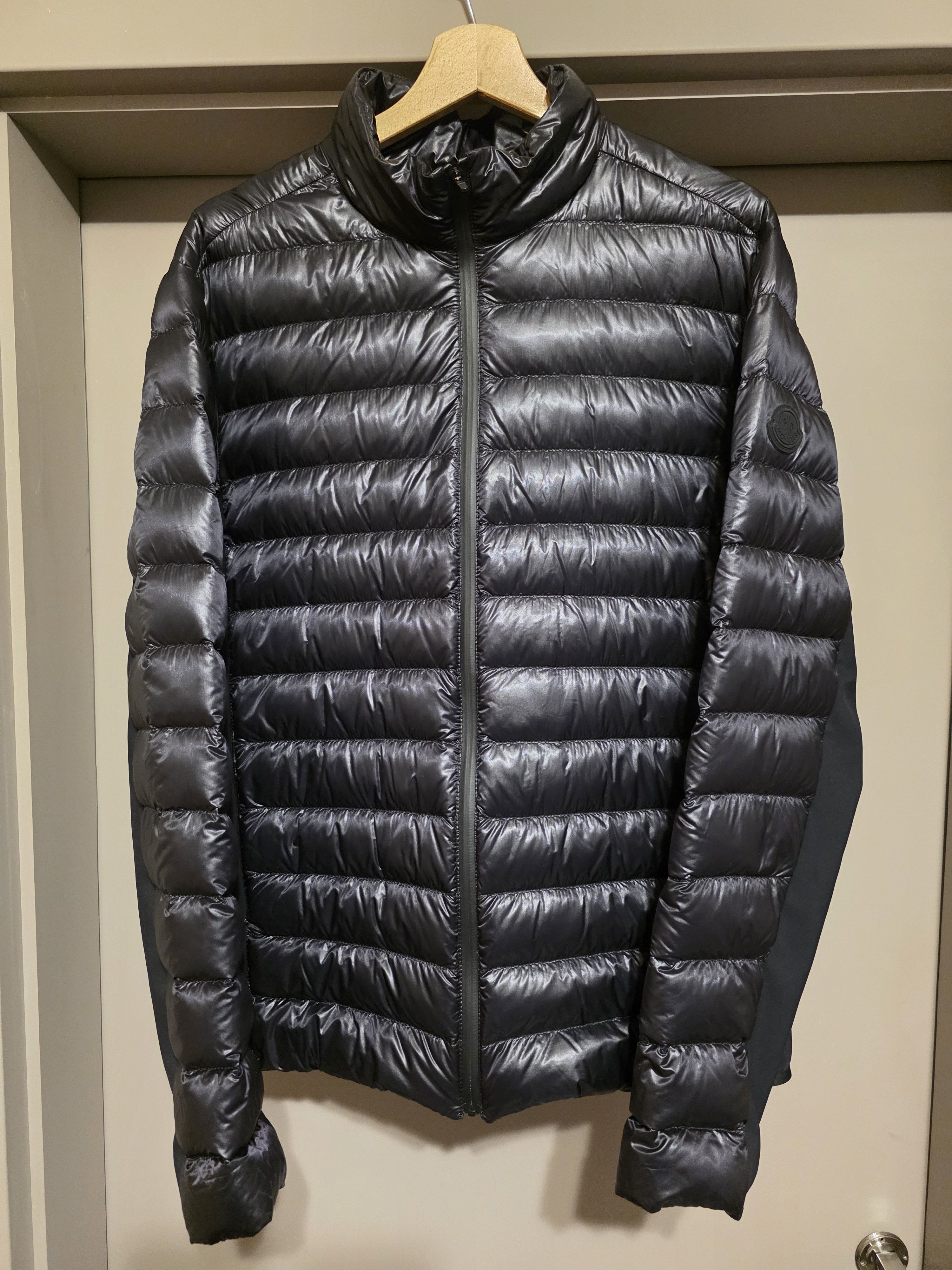 MONCLER BLACK PATCH LIGHTWEIGHT DOWN JACKET PERFECT CONDIT