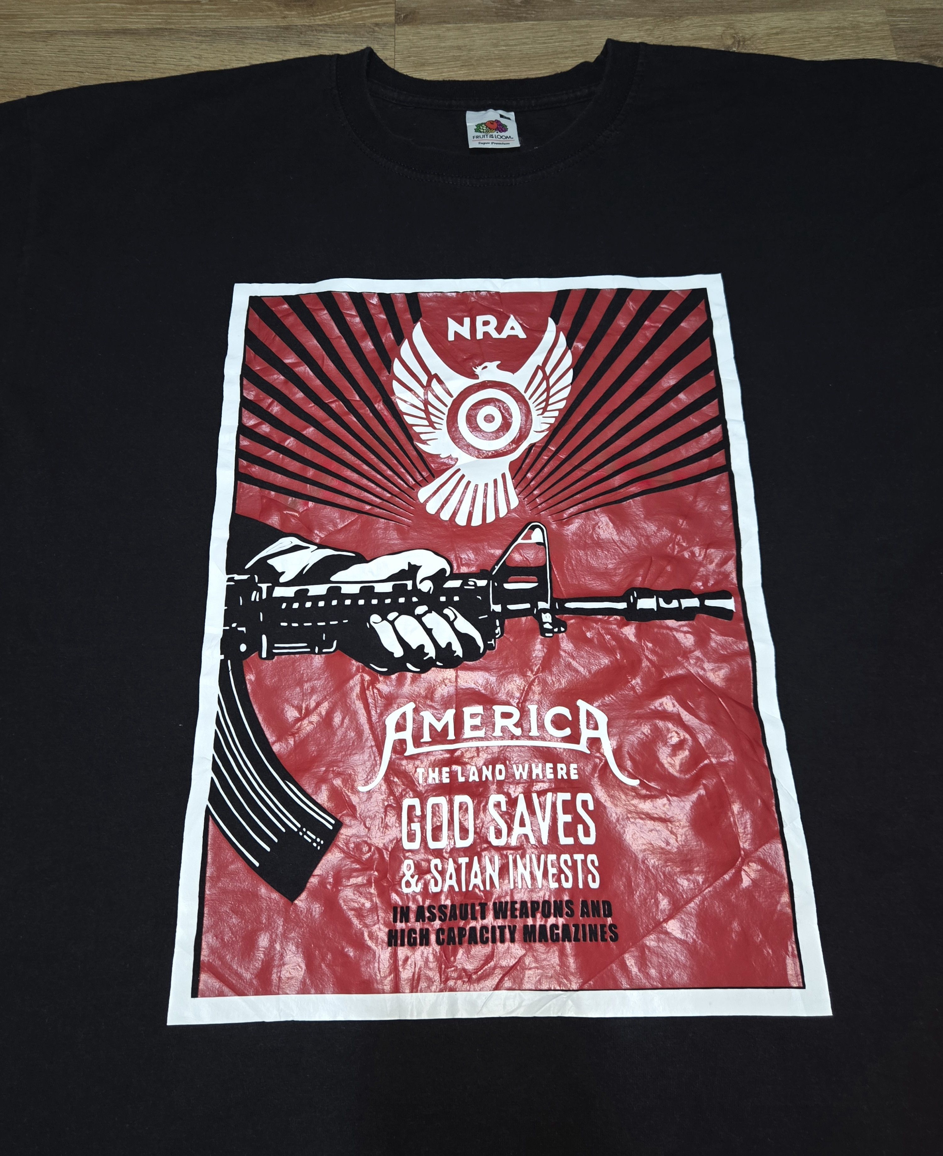 Vintage Vintage God Saves Satan Invests Art Shepard Fairey NRA Shirt Size US XL / EU 56 / 4 - 5 Thumbnail