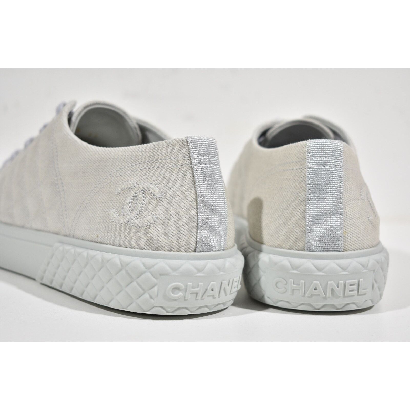Chanel 22C Denim CC Logo Low Top Flat Runner Trainer Sneaker 39 Size US 9 / IT 39 - 10 Thumbnail