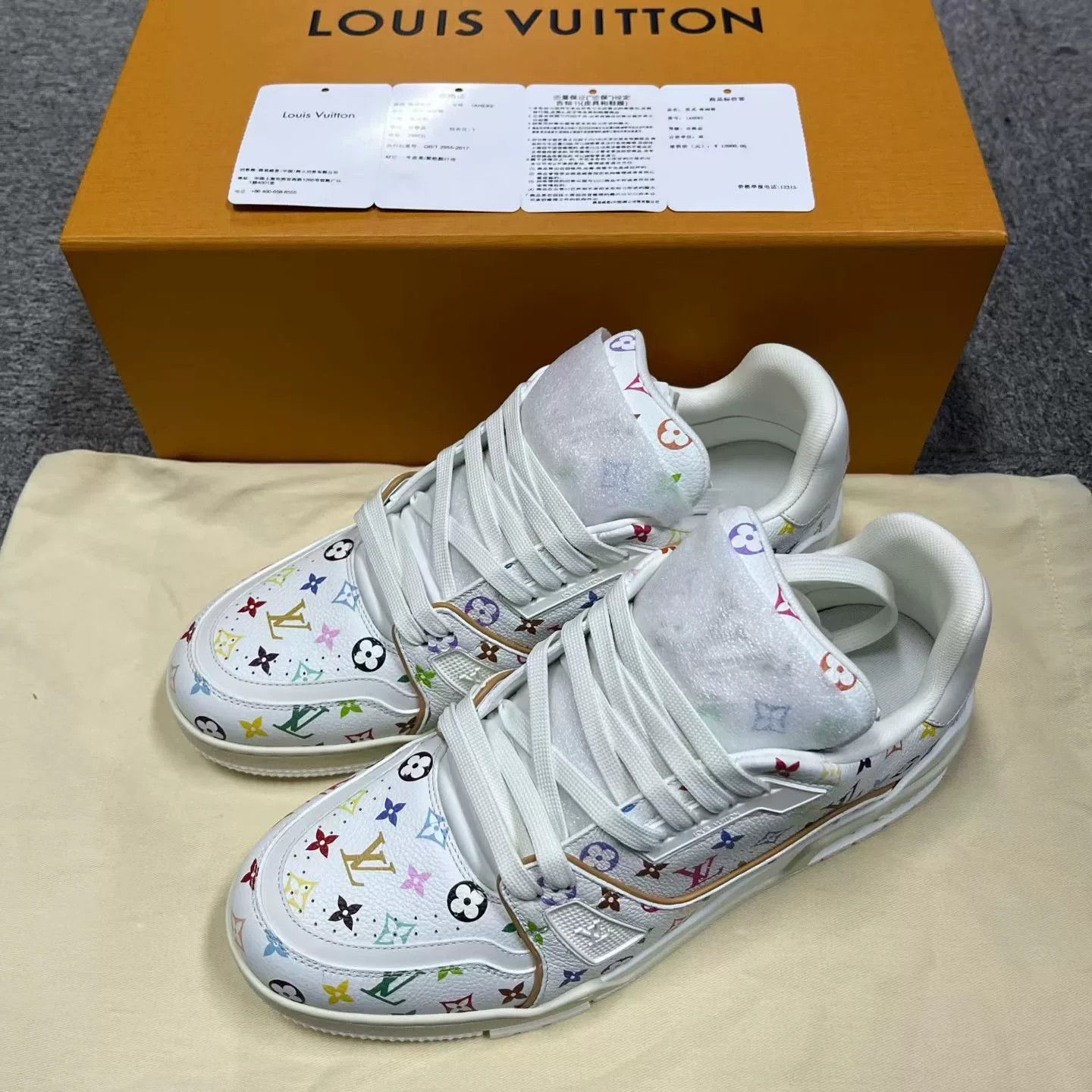 Louis Vuitton Louis Vuitton Leather White Lowtop Sneakers 8 Men Size US 8 / EU 41 - 1 Thumbnail