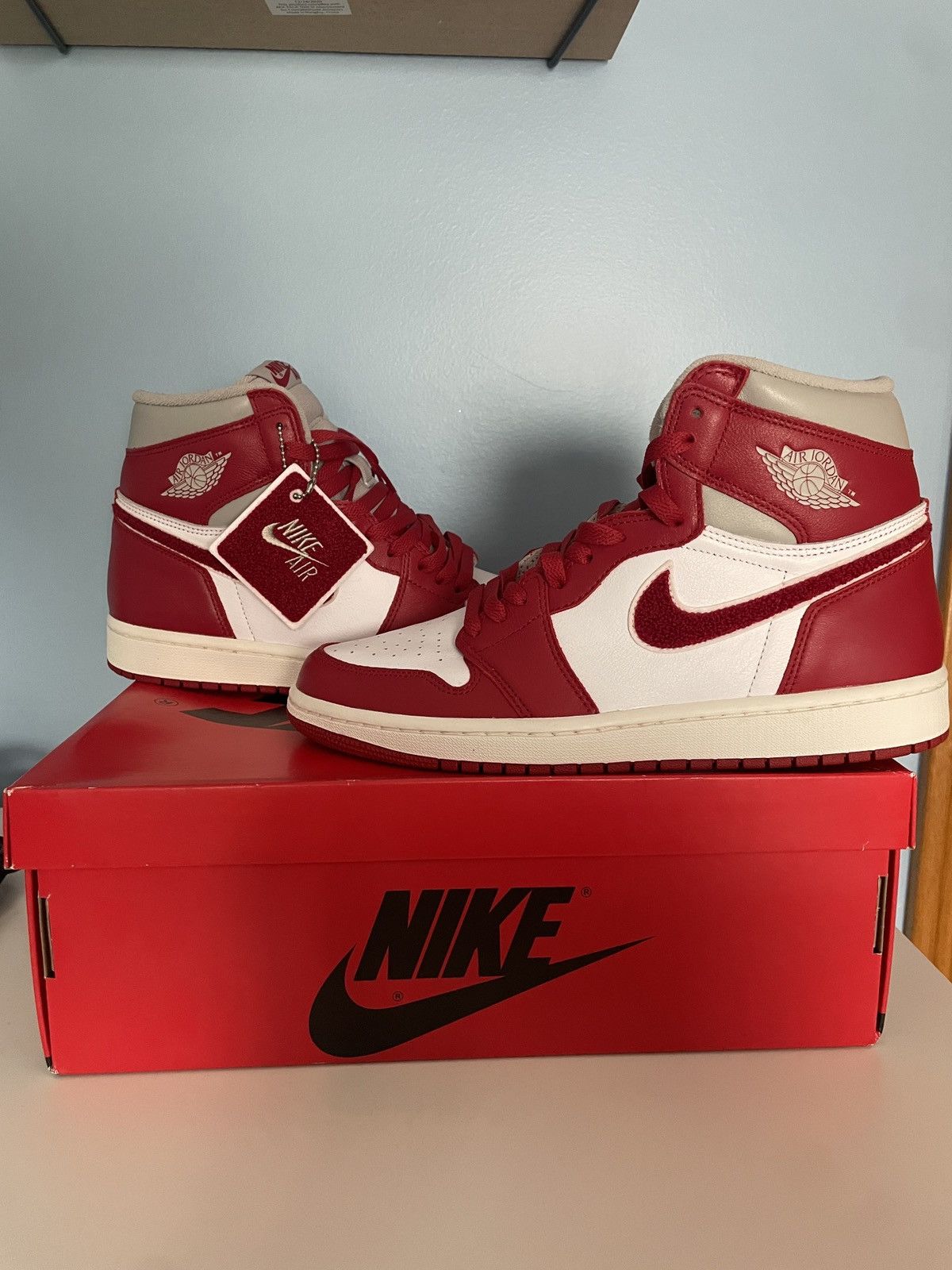 Jordan Brand Jordan 1 high varsity red size 10.5W Size US 10.5 / IT 40.5 - 1 Thumbnail