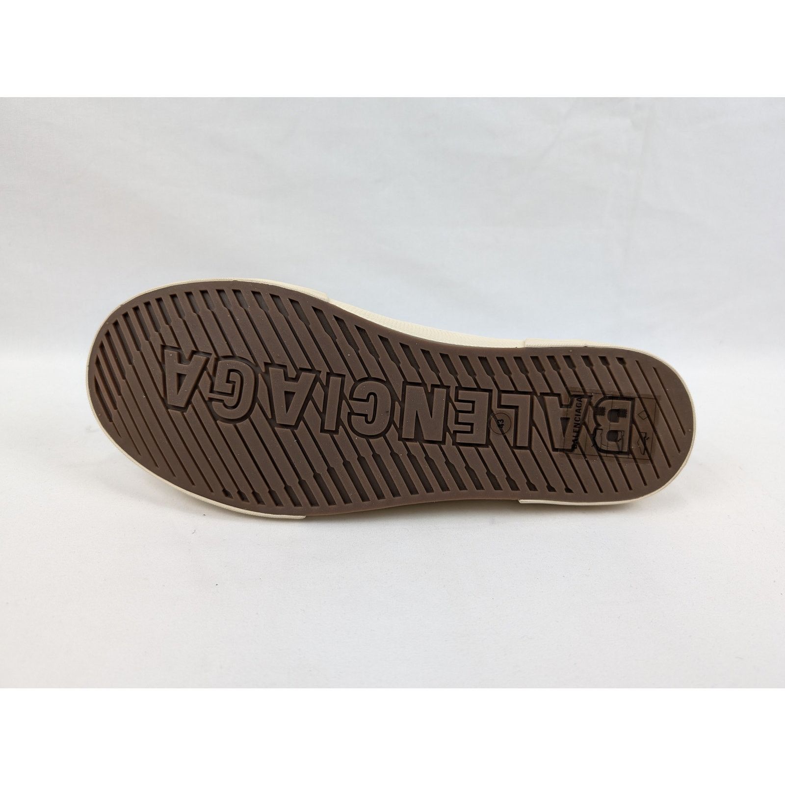 Balenciaga o1rshd1 Low Destroyed Paris Rubber Sole Low Top Sneakers Size US 10 / EU 43 - 10 Thumbnail