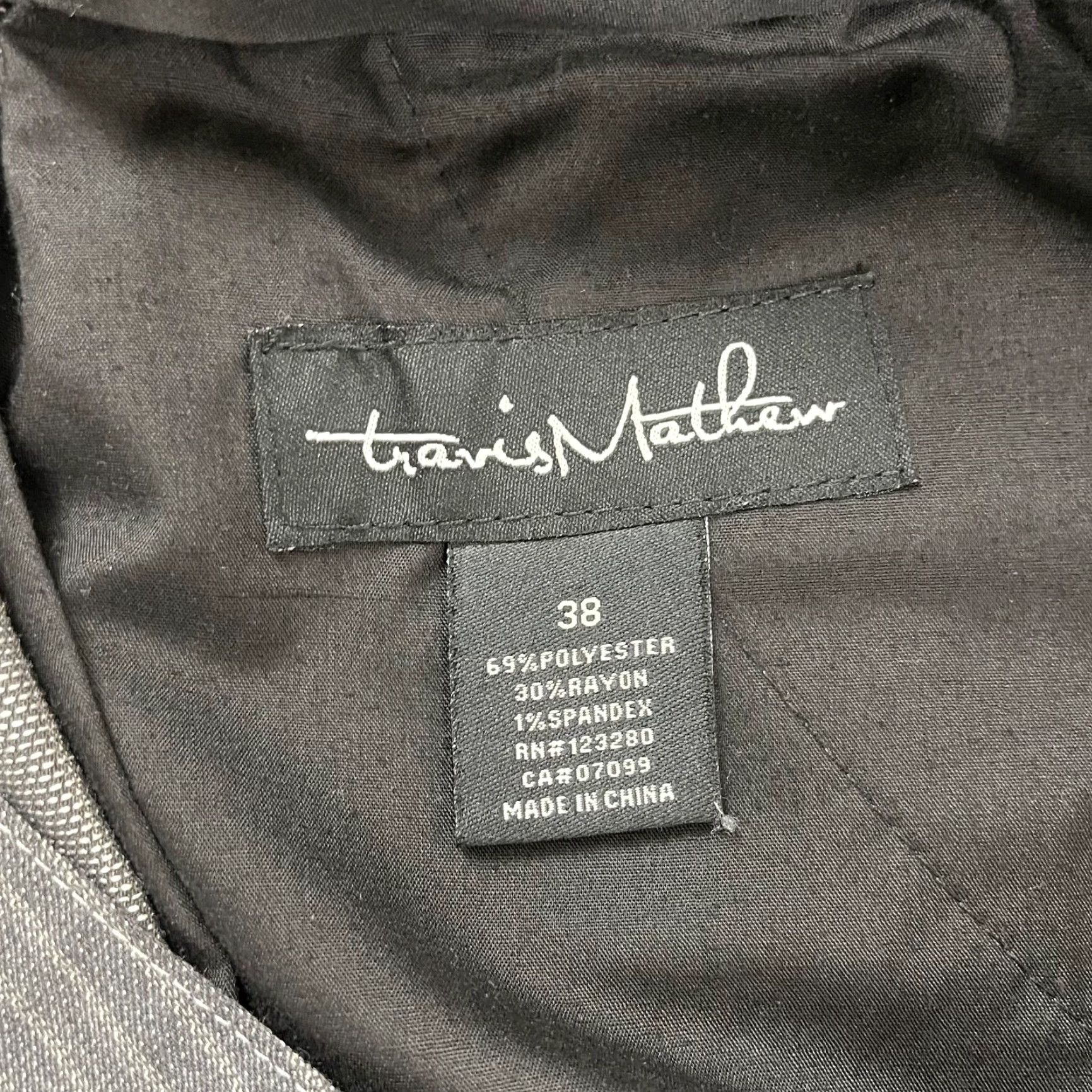 TravisMathew TRAVIS MATHEW Shorts Mens Size 38 x 10.5" Gray Striped Golf Khakis Casual Blend Shirt? Size US 38 / EU 54 - 4 Thumbnail