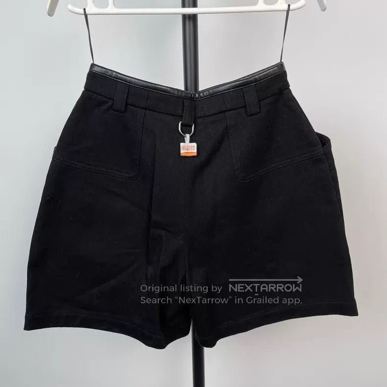 Louis Vuitton Louis Vuitton Black twill Jean shorts Size US 34 / EU 50 - 2 Thumbnail