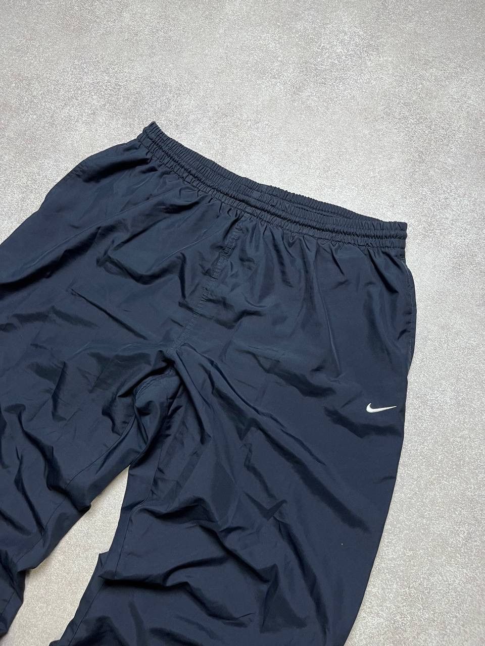 Nike × Vintage Vintage Nike Swoosh Nylon Baggy Trackpants XXL Size US 36 / EU 52 - 2 Thumbnail