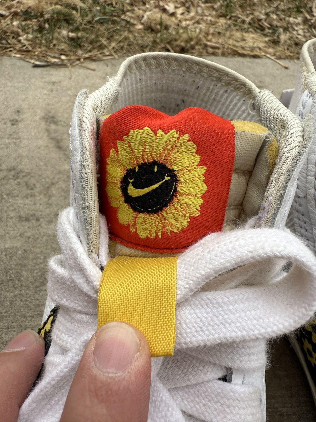 Nike NIKE BLAZER MID ‘77 JUMBO SUNFLOWERS Size US 10 / EU 43 - 4 Thumbnail