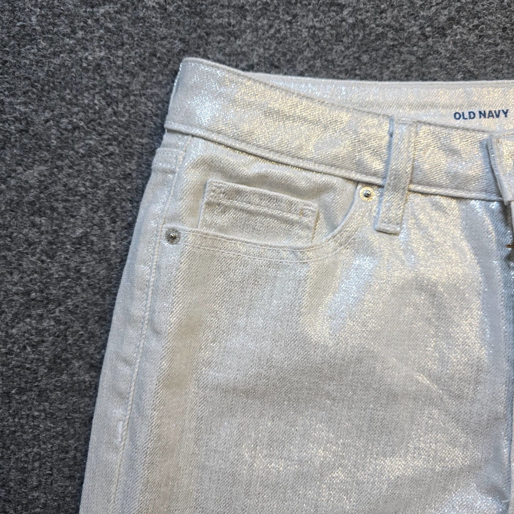 Old Navy Old Navy Jeans Womens Size 6 Silver White OG Loose Baggy Shimmer Glitter Casual Jeans Ankle 5-Pocket Womens Regular Size 6 Spring Summer Fall Winter Size 28" / US 6 / IT 42 - 3 Thumbnail