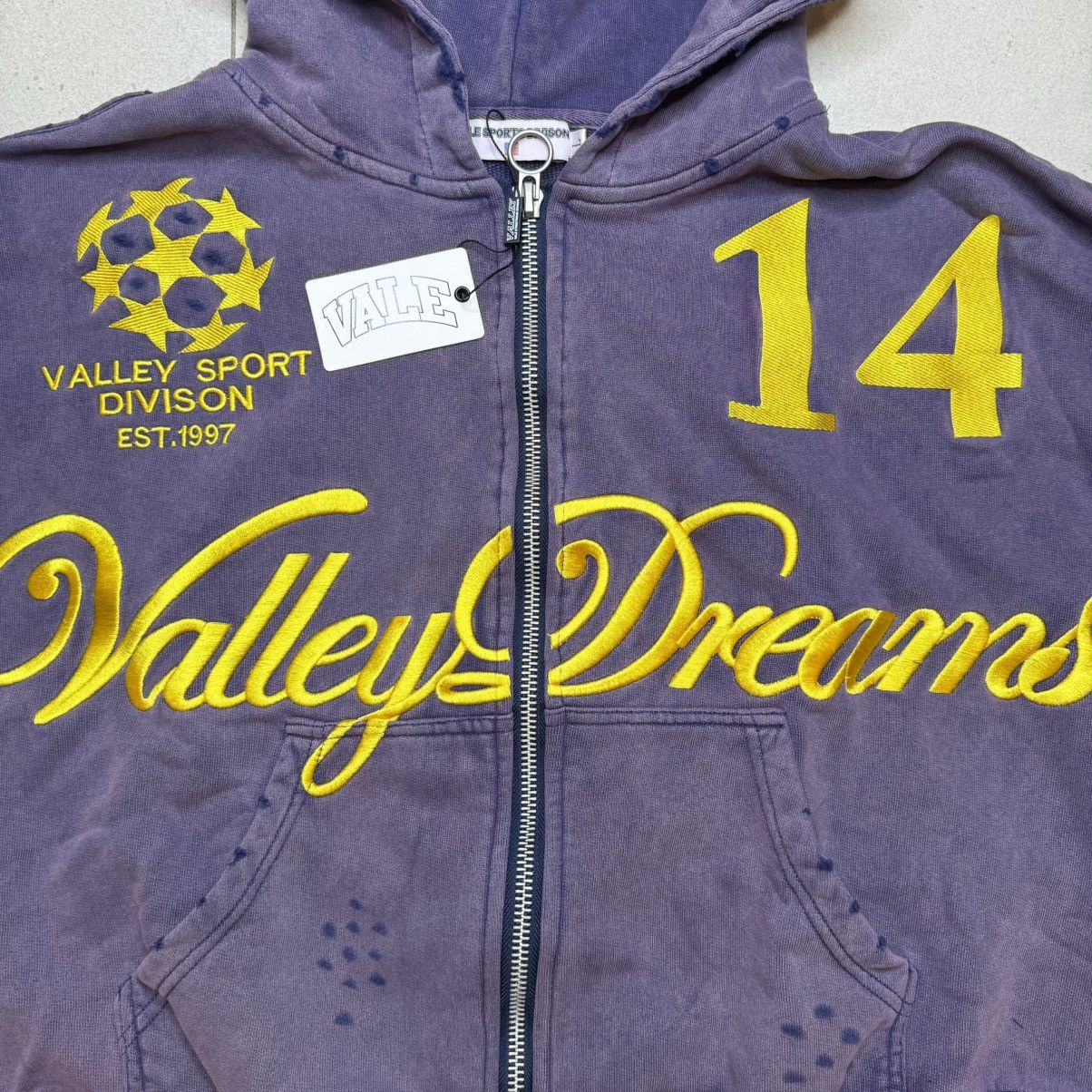 Vale Vale Forever 14 zip up hoodie SIZE XL Size US XL / EU 56 / 4 - 4 Thumbnail