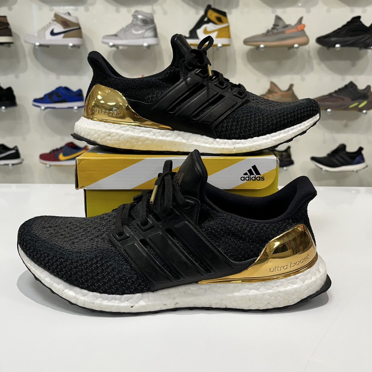 Adidas Adidas Ultra Boost 2.0 Gold Medal Size US 11 / EU 44 - 1 Thumbnail