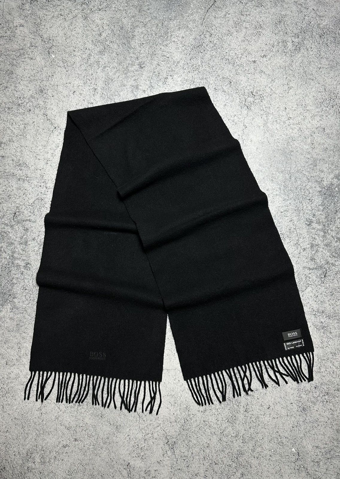 Hugo Boss Hugo Boss LambsWool Minimalist Logo Scarf Size ONE SIZE - 1 Thumbnail