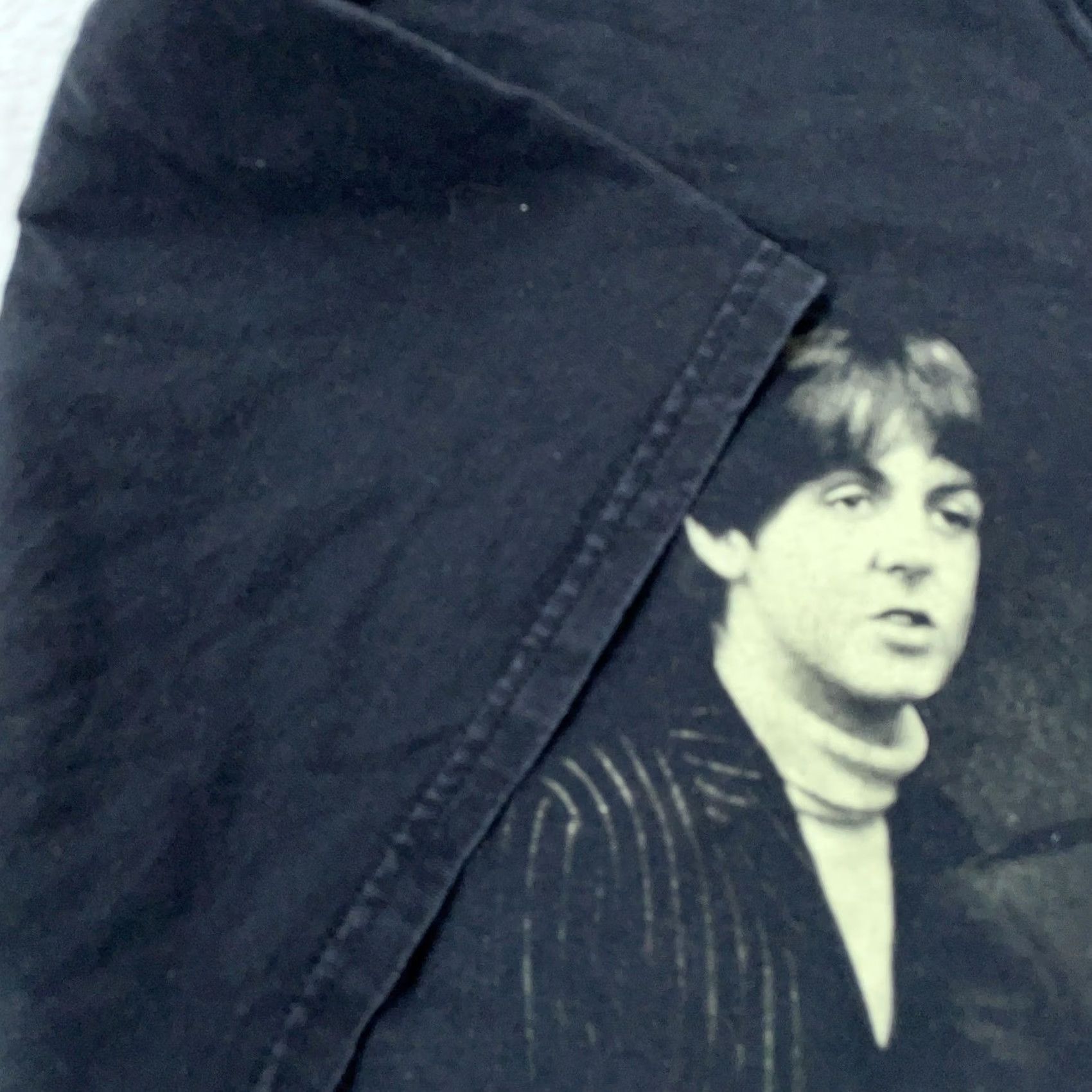Gildan VINTAGE Beatles Shirt Men L Black Band Tee Concert Rock Music 90s Nike Size US L / EU 52-54 / 3 - 3 Thumbnail