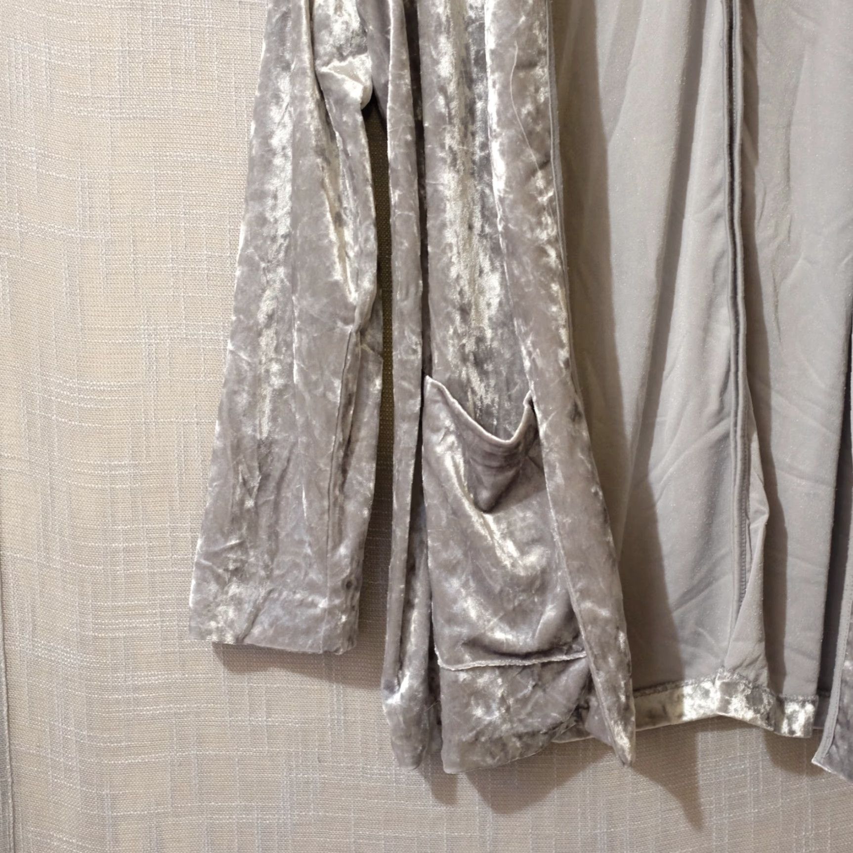 H&M H & M Divided Blazer Shirt Silver Crushed Velvet Open-Front Womens S Vintage No N/A Size S / US 4 / IT 40 - 3 Thumbnail