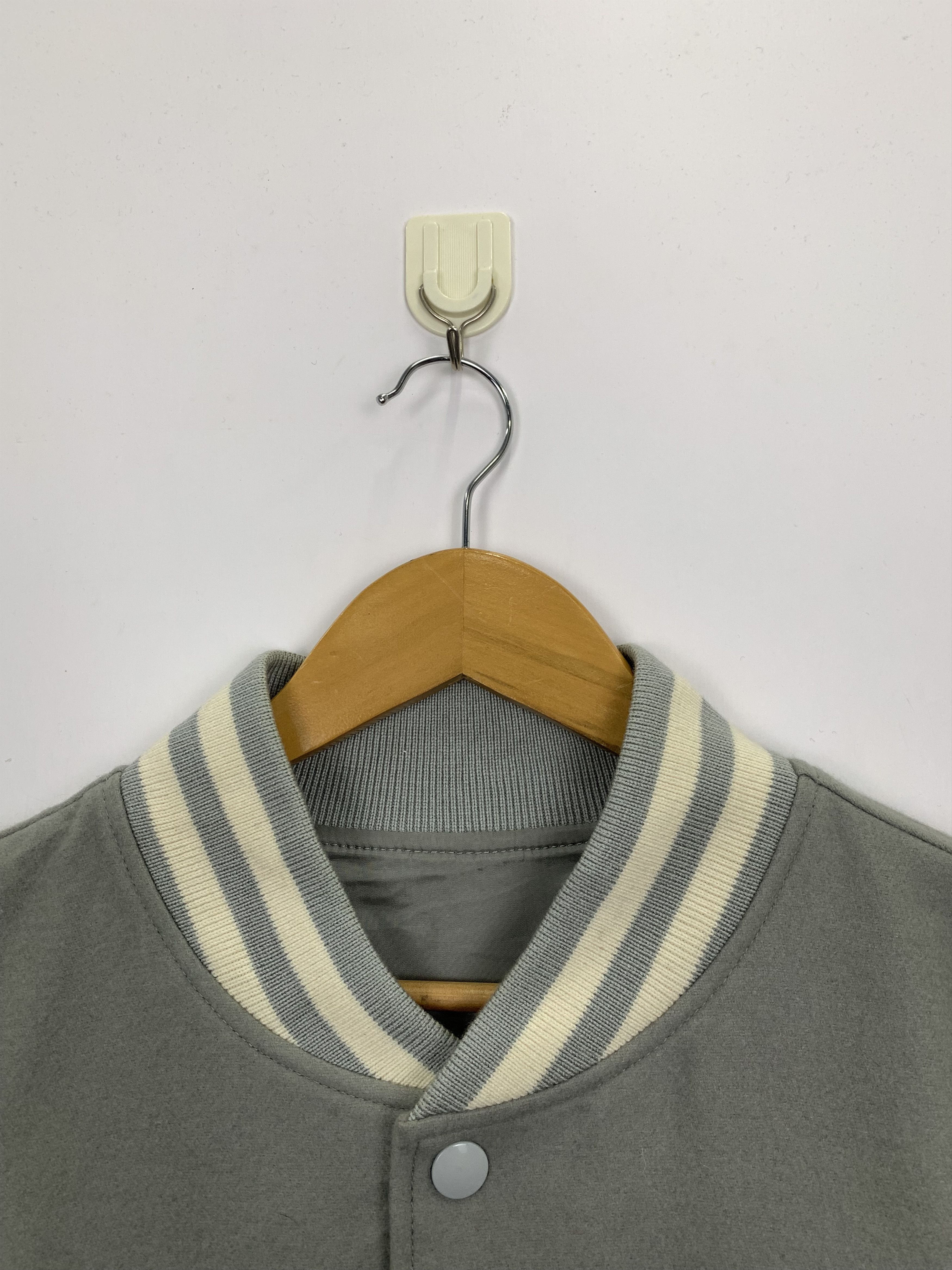 Vintage Vintage Marijuana Wool Varsity Jacket V0470 Size US M / EU 48-50 / 2 - 8 Thumbnail