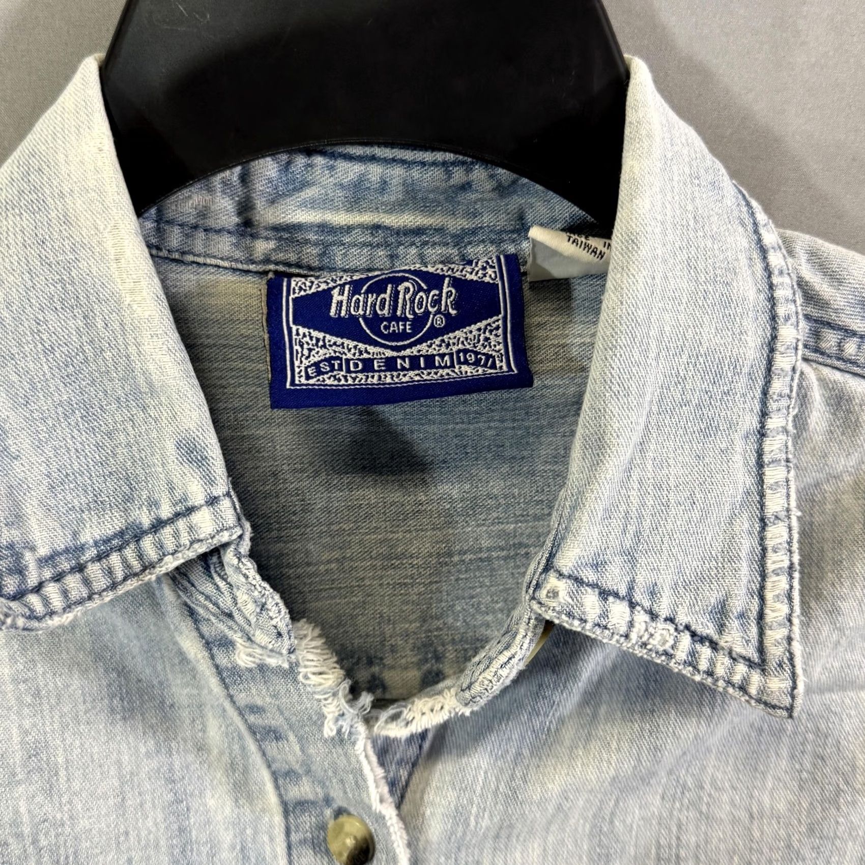 Hard Rock Cafe VINTAGE Hard Rock Cafe Denim Vest Mens M Blue Embroidered 90s Rock Biker Leather? No, Denim vest is fabric. Size US M / EU 48-50 / 2 - 4 Thumbnail