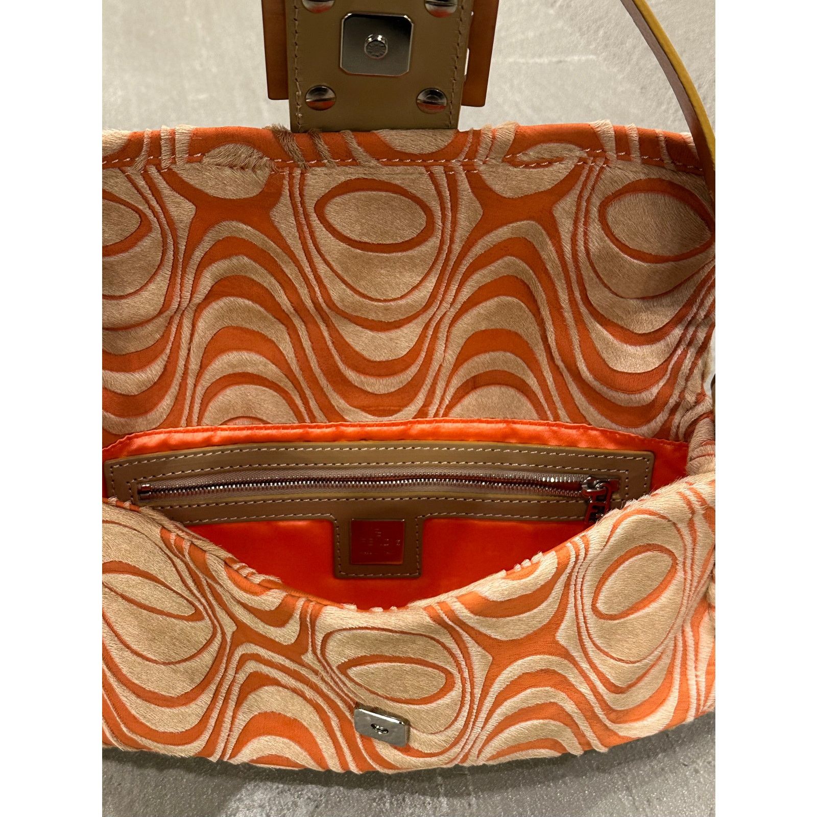 Fendi S/S2001 Fendi asymmetrical pony hair Baguette bag Size ONE SIZE - 12 Thumbnail