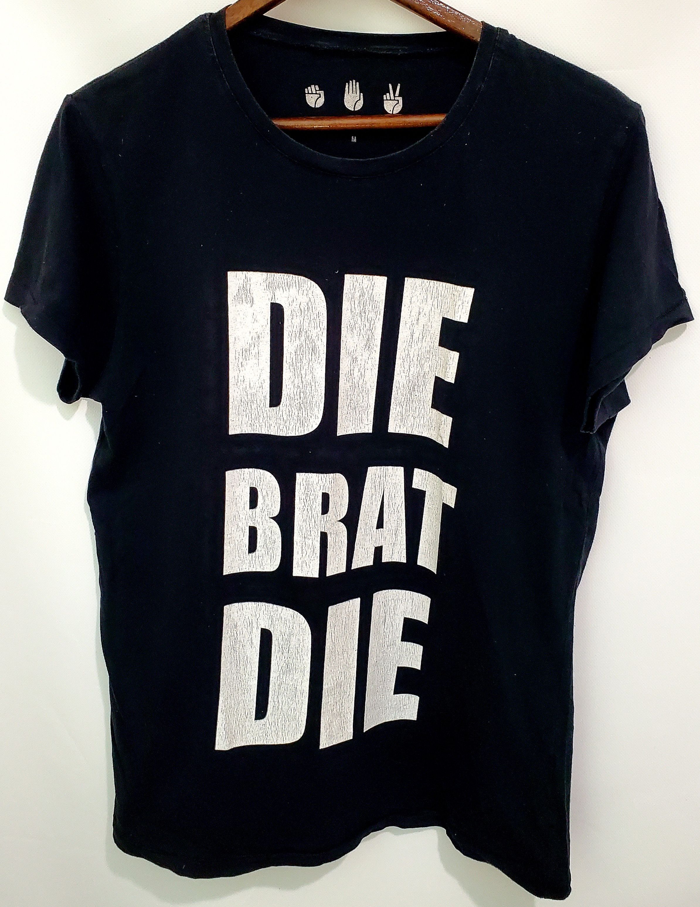 Band Tees × Vintage Vintage v2k Die Brat Die Tshirt size M Size US M / EU 48-50 / 2 - 1 Thumbnail