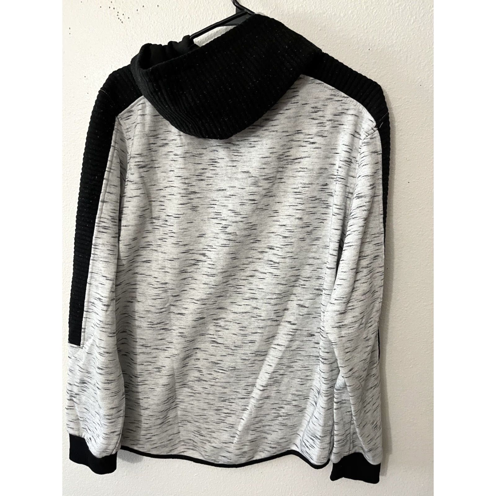 Buffalo David Bitton VINTAGE Buffalo David Bitton Grey Black Ombre Hoodie Sweater Adult Medium Gray Pullover Mens Size US M / EU 48-50 / 2 - 3 Thumbnail