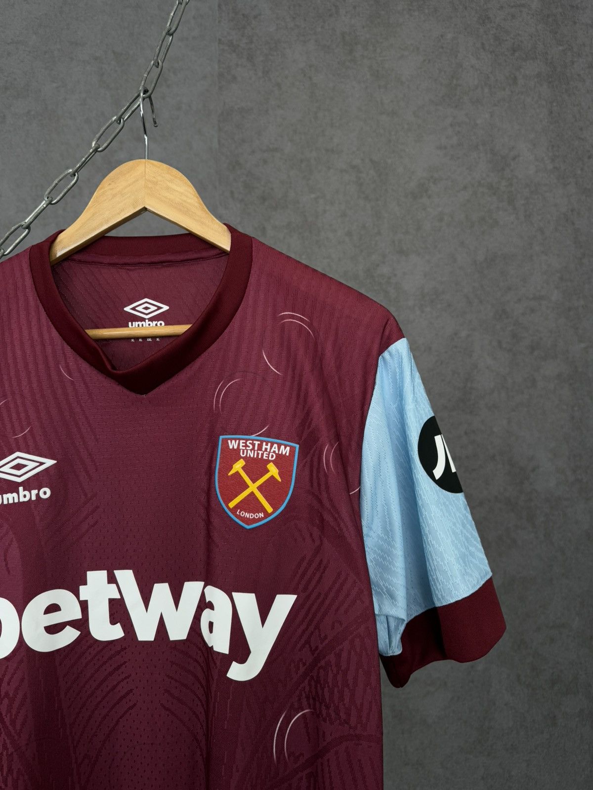 Umbro West Ham United umbro soccer jersey Size US L / EU 52-54 / 3 - 2 Thumbnail